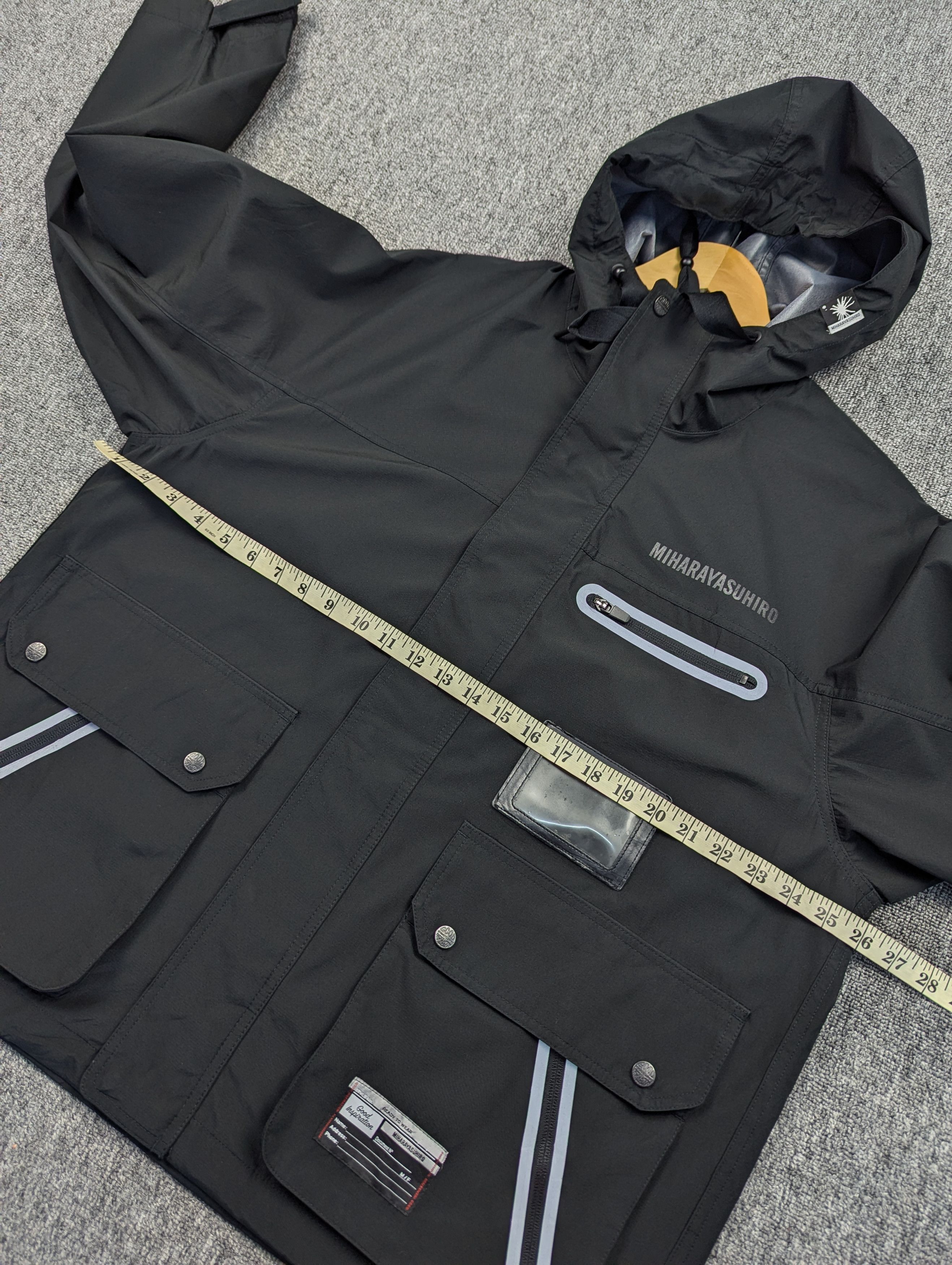 GU × Maison MIHARA YASUHIRO MIHARAYASUHIRO x GU Waterproof Techtical Mountain Jacket Size US M / EU 48-50 / 2 - 17 Thumbnail