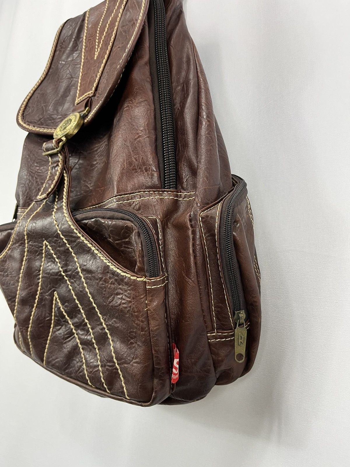 Diesel × Diesel Black Gold Vintage Diesel 90s Leather Backpack Sling Bag 90s Size ONE SIZE - 7 Thumbnail