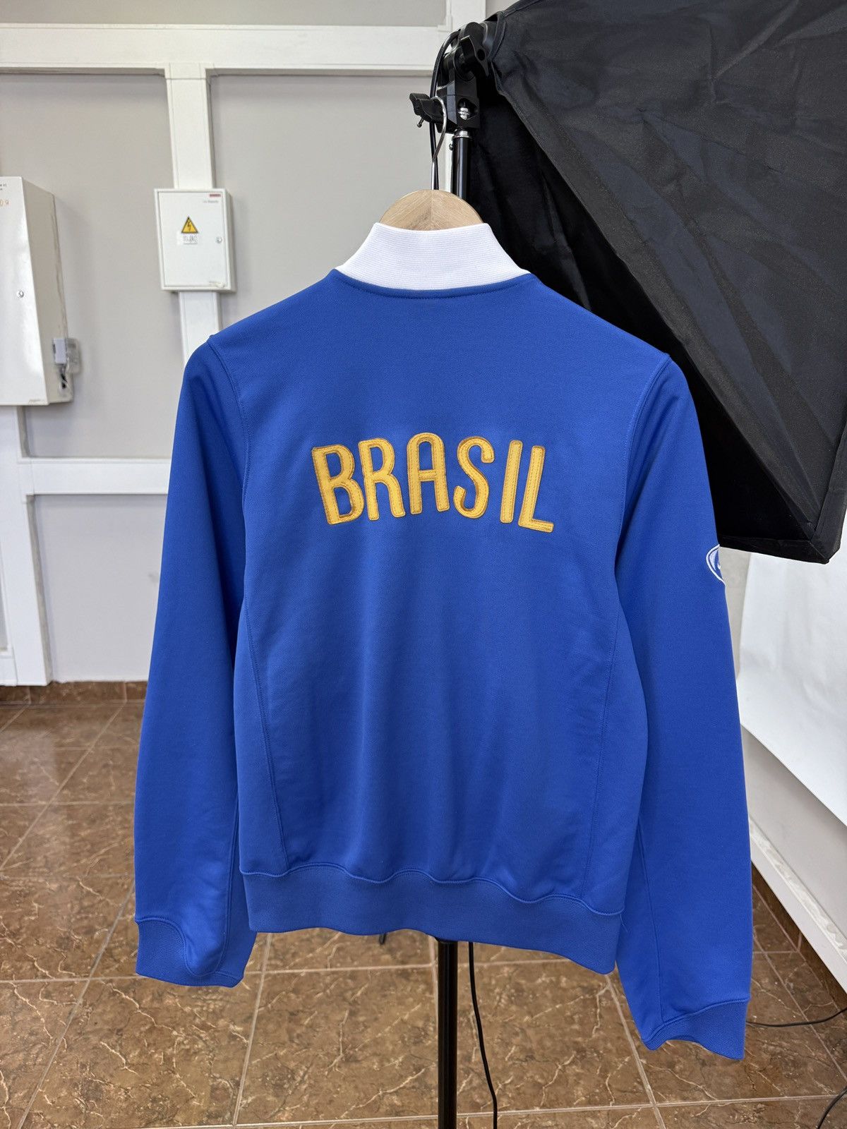 Nike 🇧🇷 Vintage 90s Nike Brazil Zip Hoodie Soccer Blokecore Y2K Size US S / EU 44-46 / 1 - 2 Thumbnail