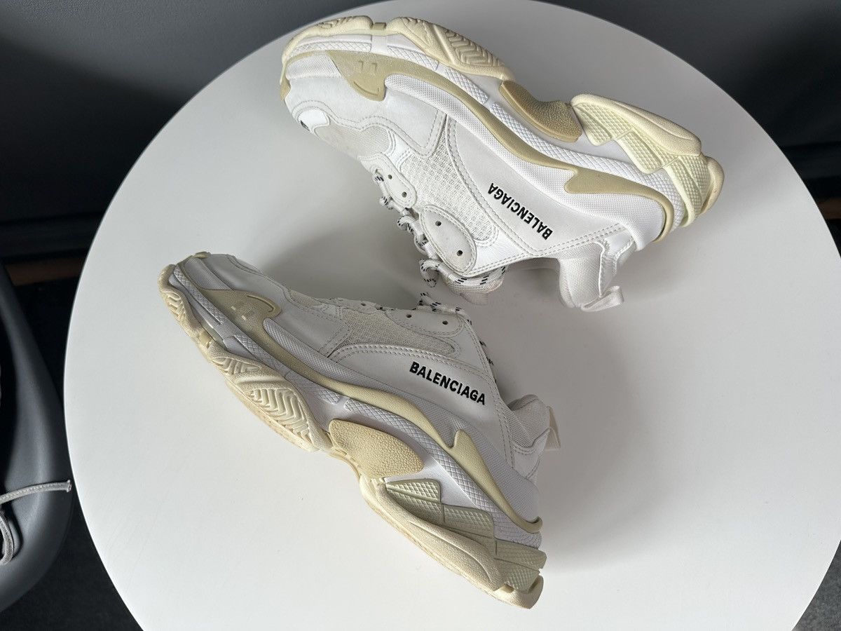 Balenciaga BALENCIAGA Triple S Women’s Sneakers White EU 40 Unisex Size US 10 / IT 40 - 3 Thumbnail
