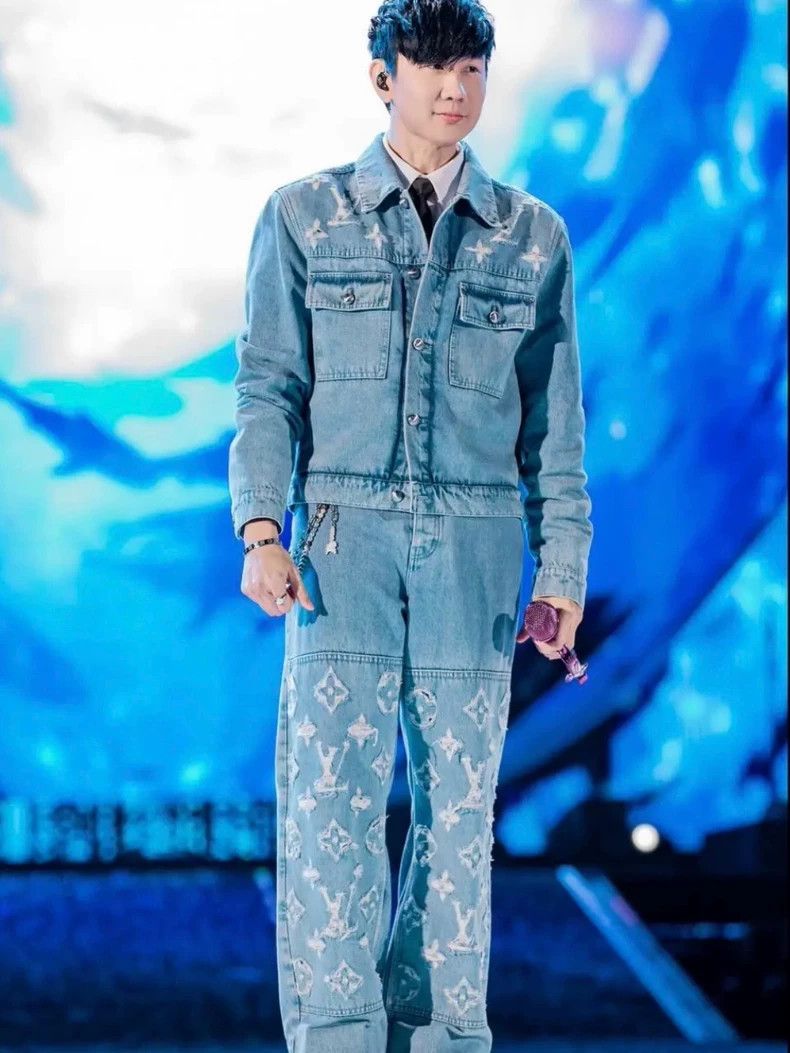 Louis Vuitton Louis Vuitton Blue presbyopic full-print jeans Size US 32 / EU 48 - 8 Thumbnail