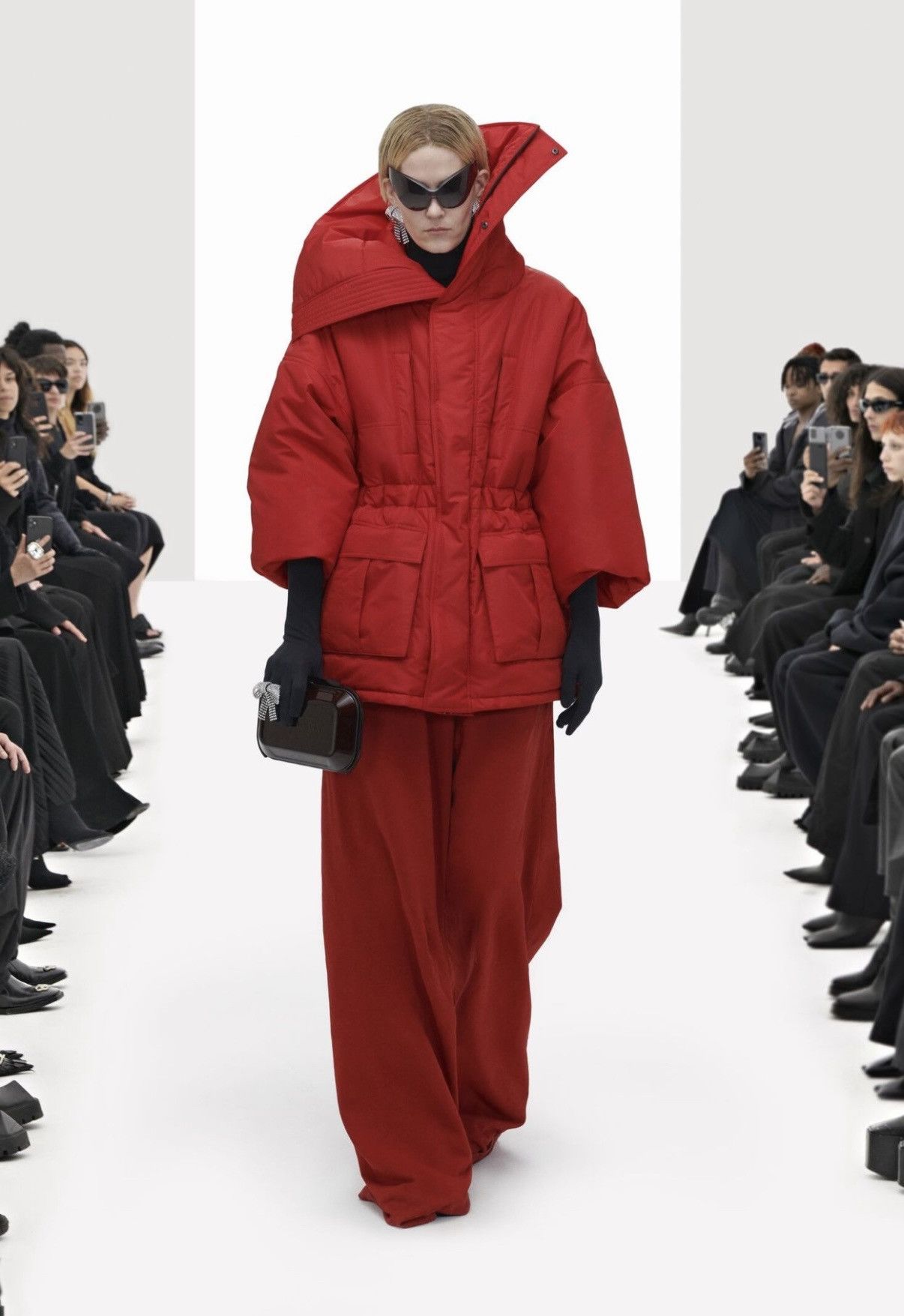 Balenciaga SS22 Balenciaga Mega puffer Size US XL / EU 56 / 4 - 14 Thumbnail