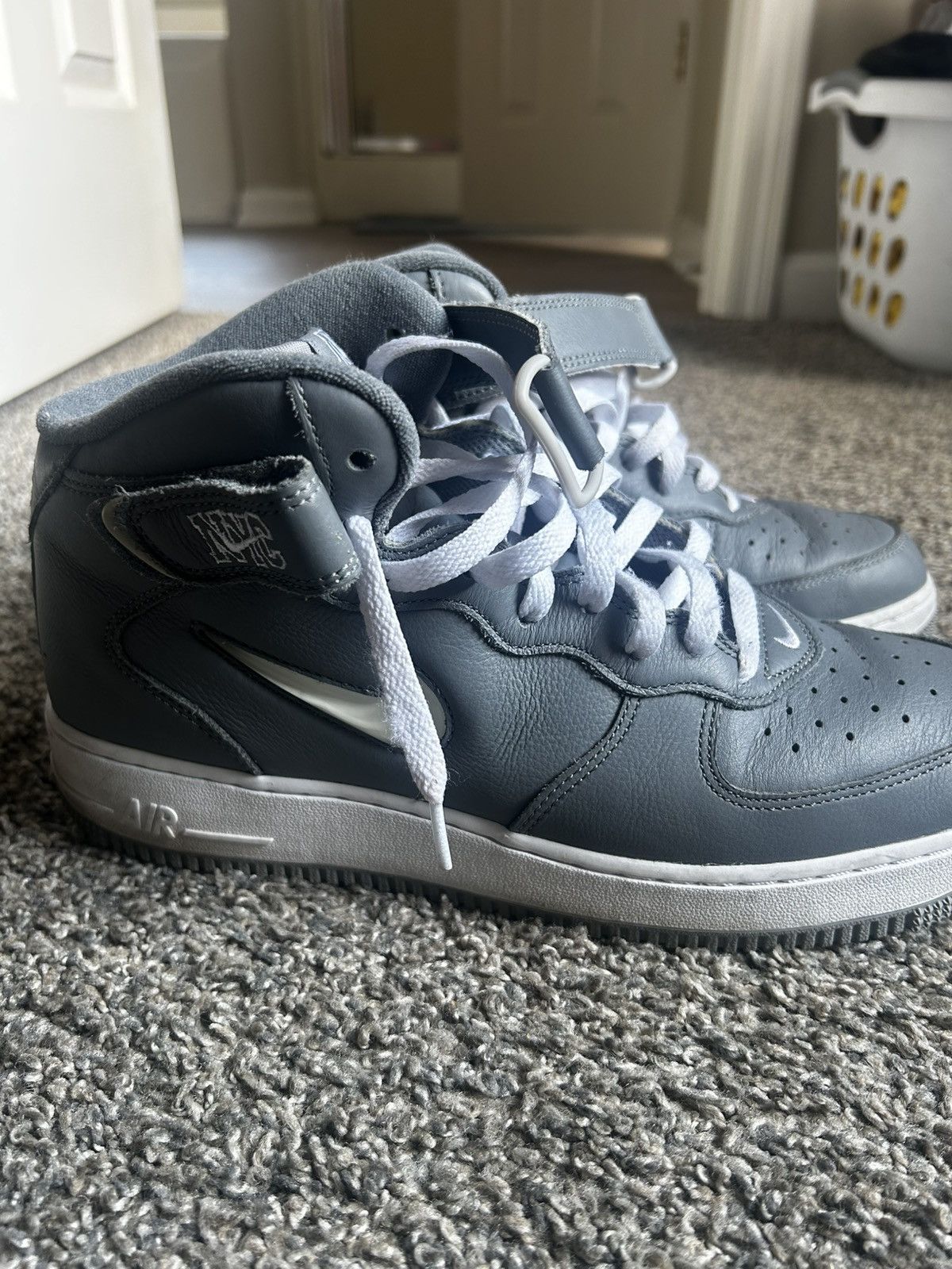 Nike Nike NYC Air Force 1 Mid Size US 10 / EU 43 - 5 Thumbnail