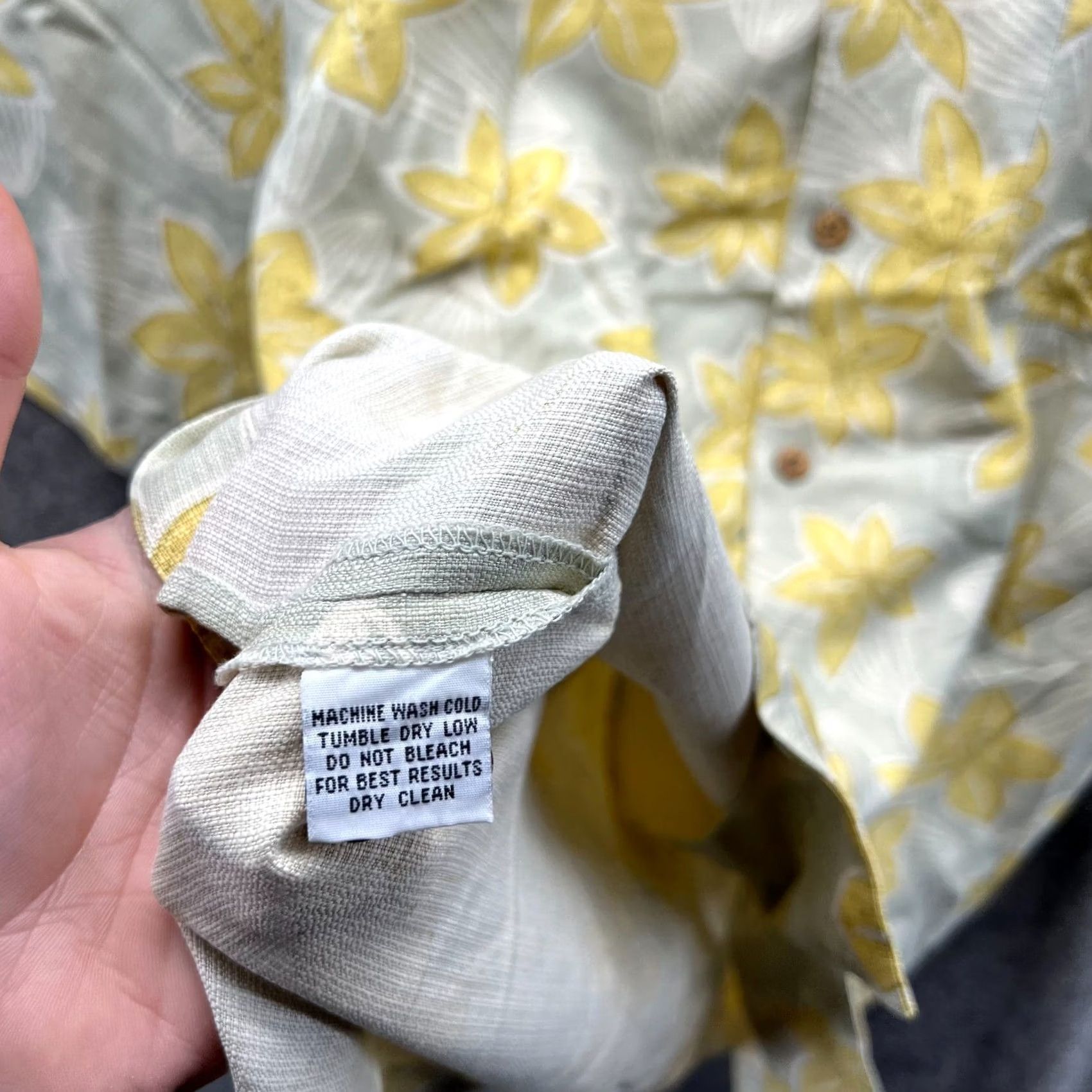 Tommy Bahama VINTAGE Tommy Bahama Shirt Mens L Yellow Floral Hawaiian Button-Down Silk (if Vintage? Original says Vintage: No) Size US L / EU 52-54 / 3 - 2 Thumbnail