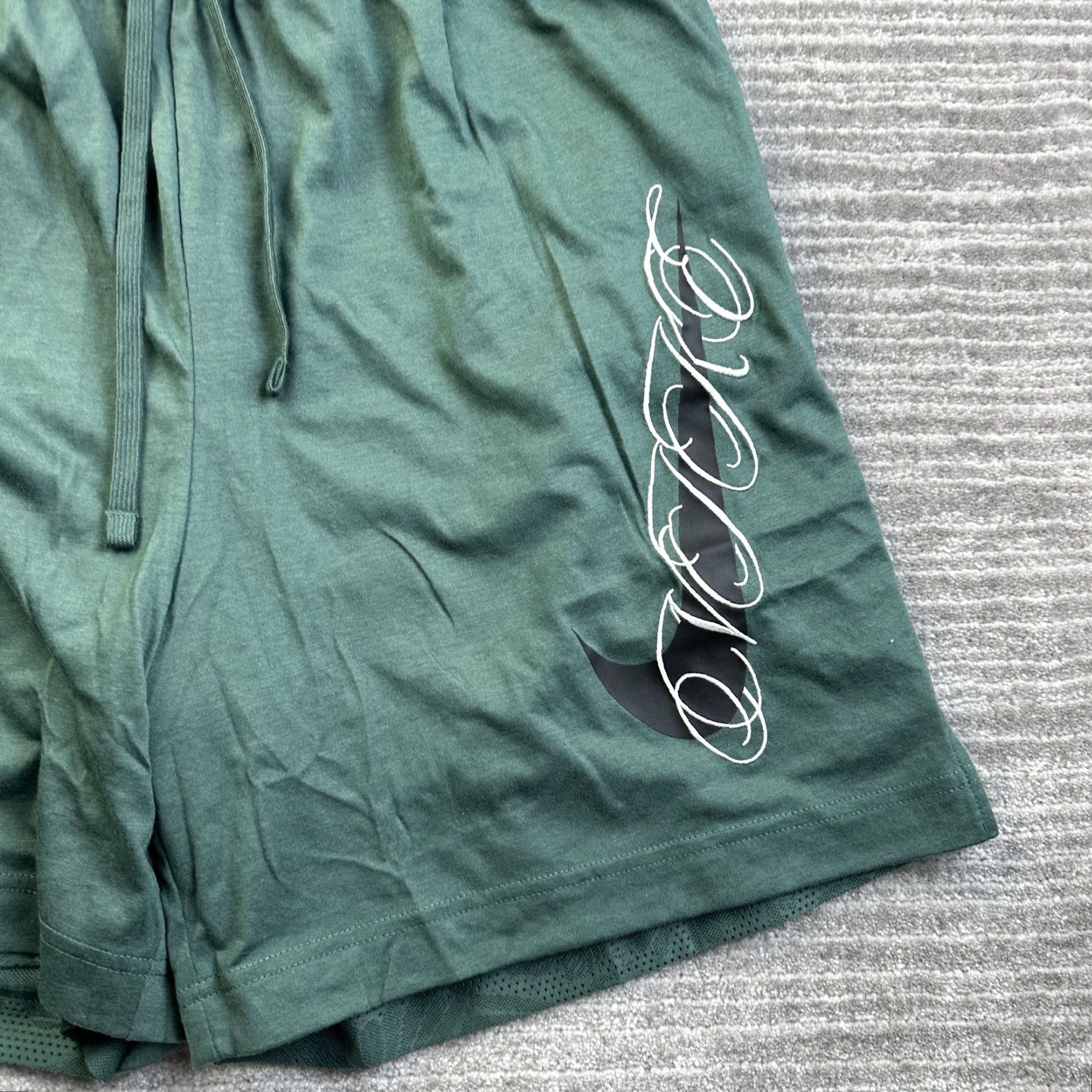 Nike Nike DNA Shorts Mens Medium Green Dri-FIT Basketball Gym Training 6' Reversible Size US 31 - 4 Thumbnail