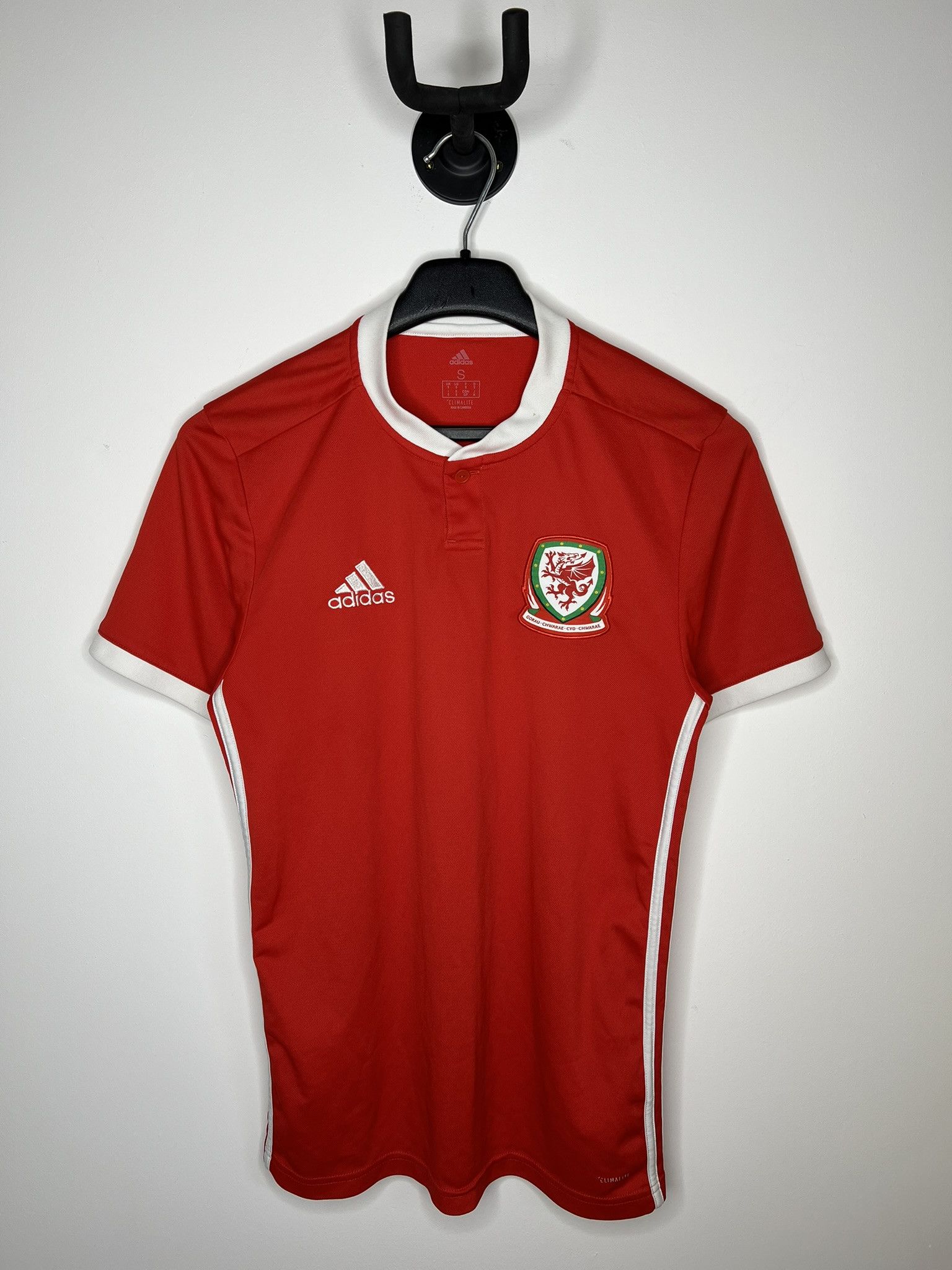 Adidas WALES TEAM 2018 2020 HOME FOOTBAL SHIRT SOCCER JERSEY Size US S / EU 44-46 / 1 - 1 Thumbnail