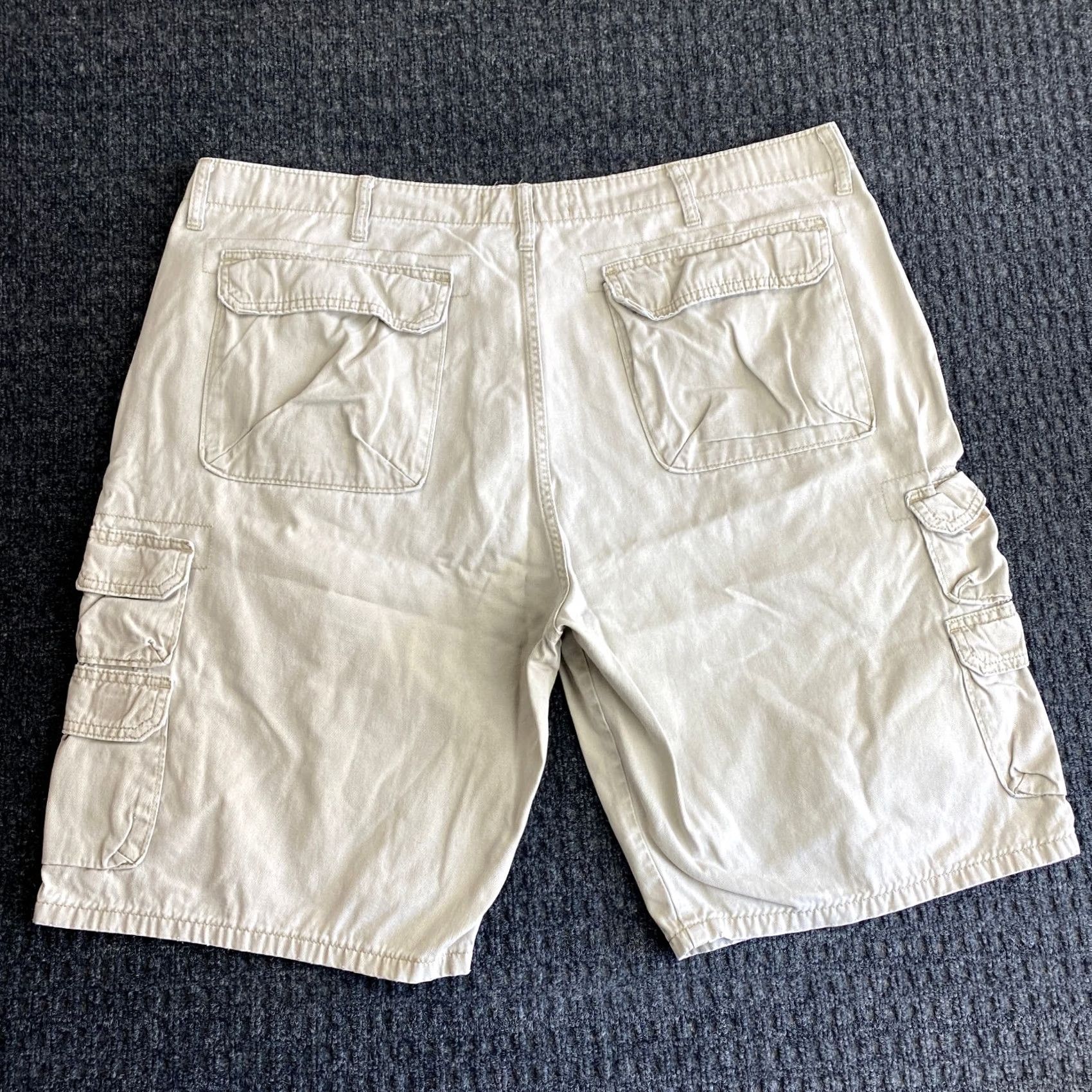 Wrangler VINTAGE Wrangler Authentics Cargo Shorts Mens 42 Beige Khaki Cargo Pocket 10in Inseam Regular Relaxed Cotton Button Front Western USA - Size US 42 / EU 58 - 2 Thumbnail