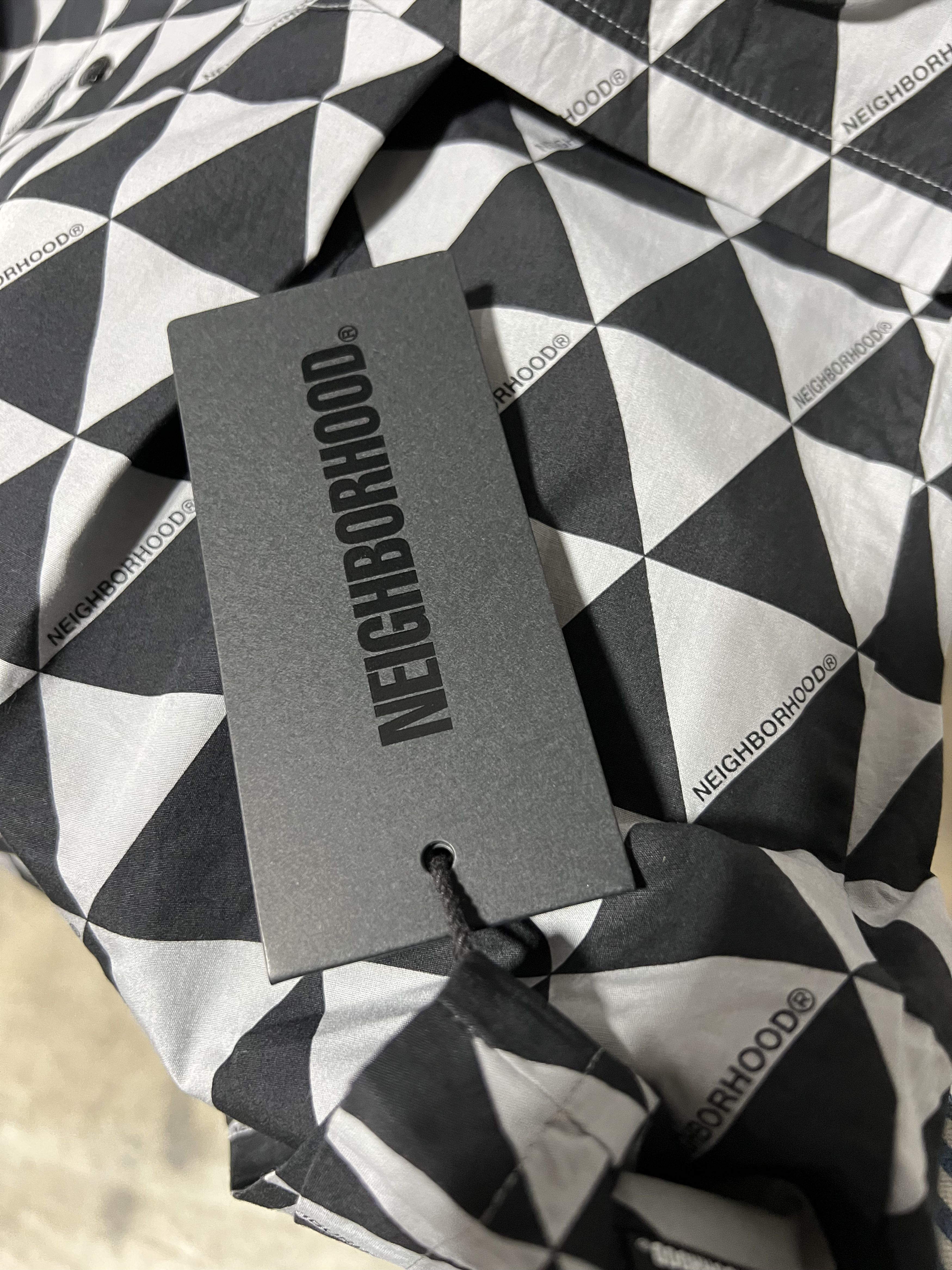 Neighborhood Neighborhood Triangle Pattern Hawaiian Shirt 'Grey' Size US L / EU 52-54 / 3 - 3 Thumbnail