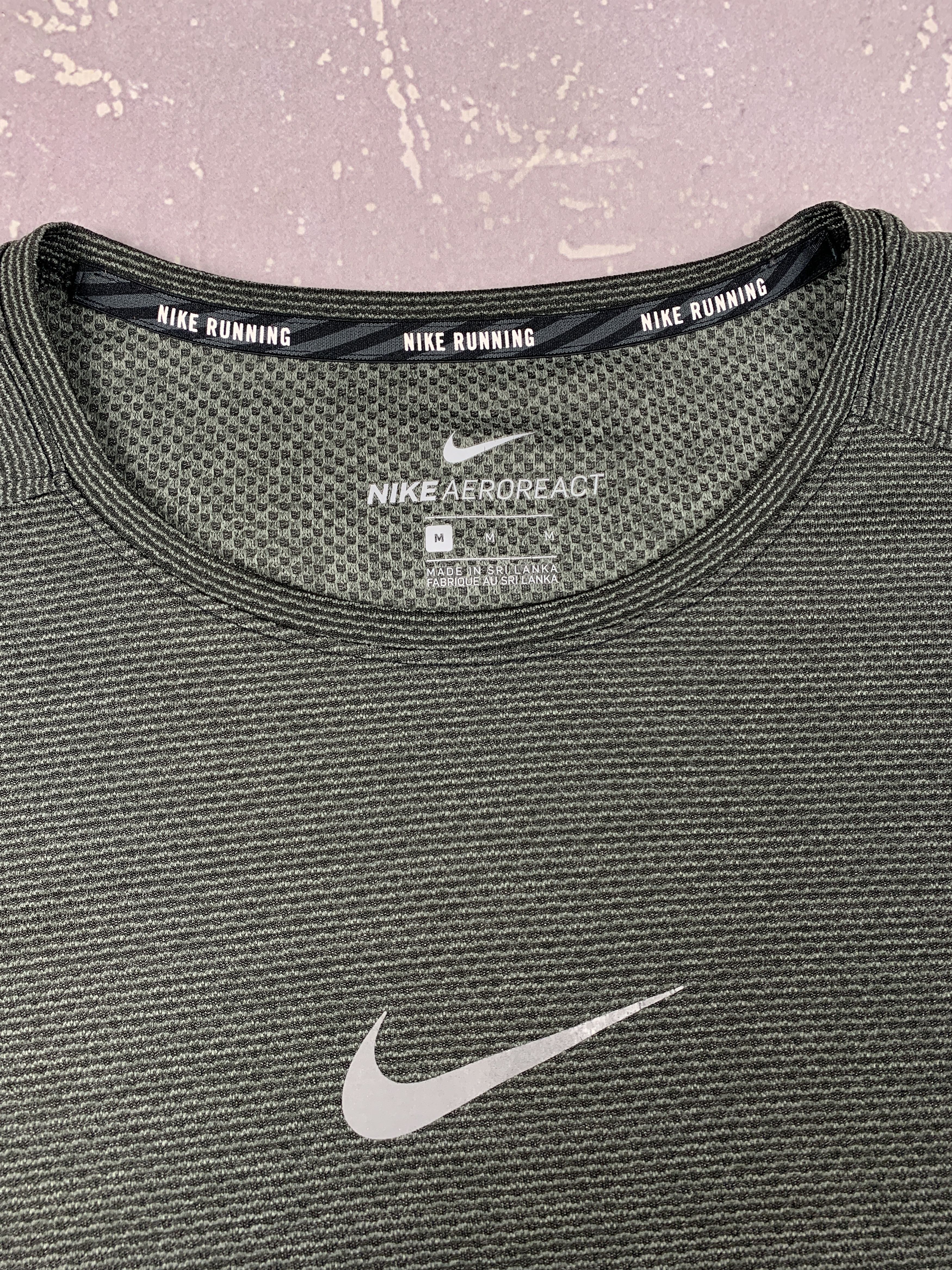 Nike Nike AeroReact Running Dri Fit Center Swoosh T Shirt Size US M / EU 48-50 / 2 - 5 Thumbnail