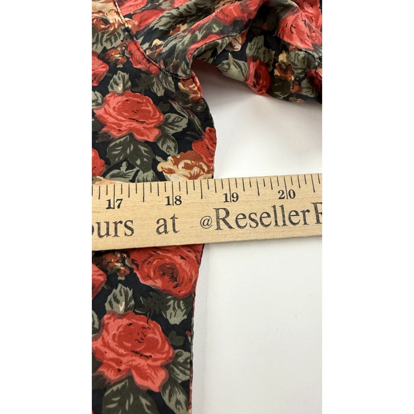 Vintage VINTAGE Tristan & Iseut Shirt Womens Medium Black Red Silk Rose Floral Button Up Top Size M / US 6-8 / IT 42-44 - 8 Thumbnail