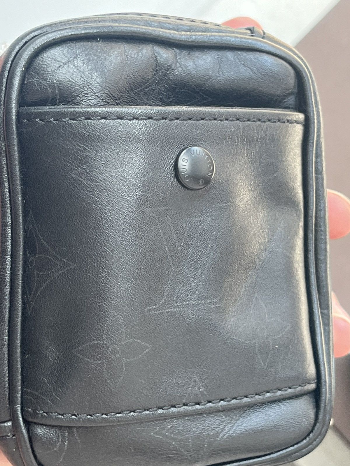 Louis Vuitton LV Bloomington Cigarette Pochette in Black Monogram Leather Size ONE SIZE - 14 Thumbnail