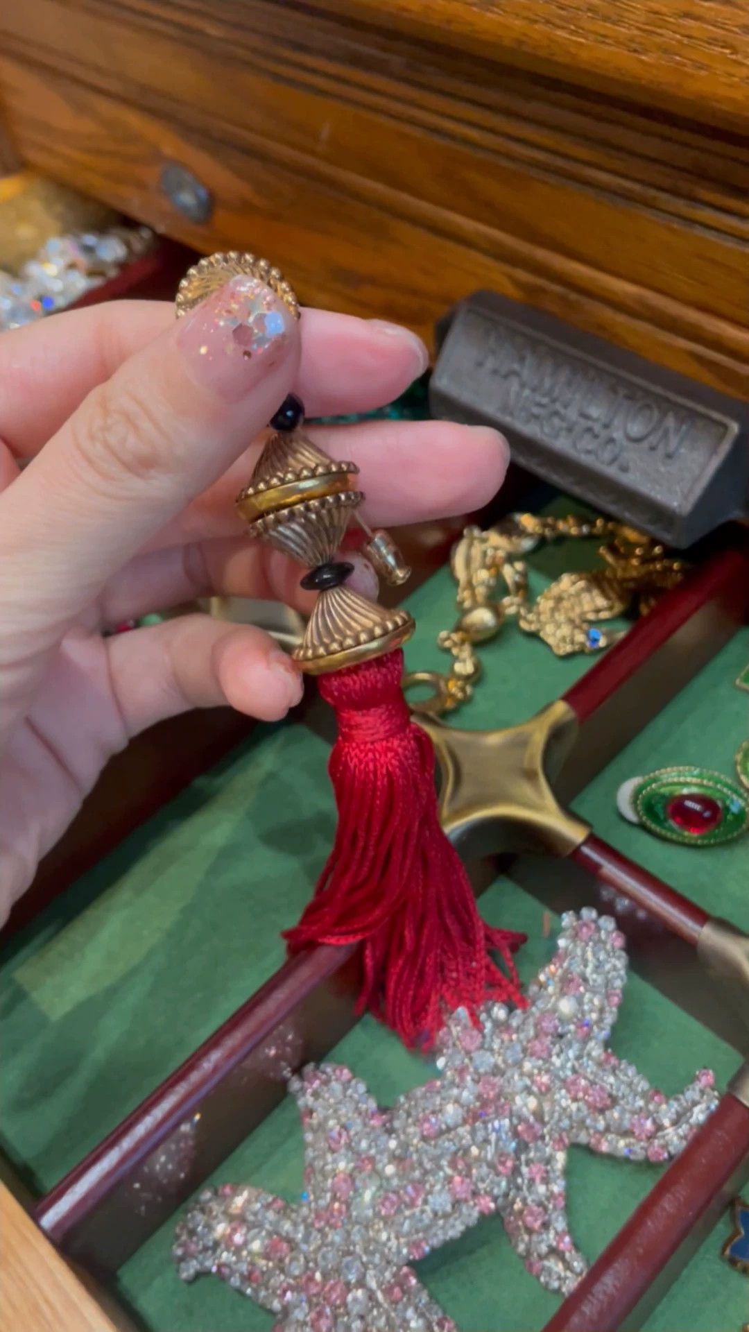 Yves Saint Laurent YSL Vintage Haute Couture Tassel Brooch Size ONE SIZE - 1 Thumbnail