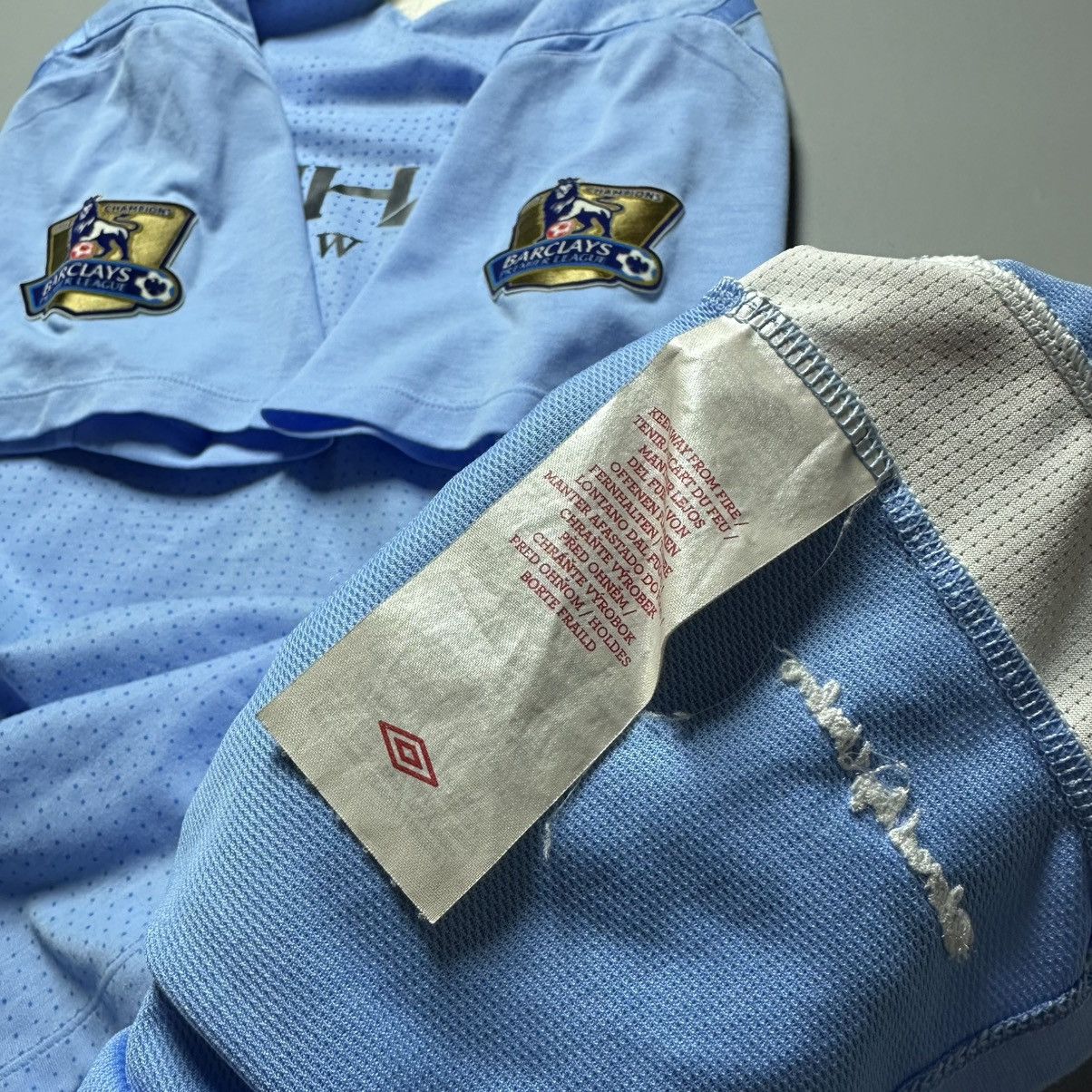 Umbro MAN CITY UMBRO 2011/2012 FOOTBALL HOME JERSEY #16 AGUERO Size US XL / EU 56 / 4 - 13 Thumbnail