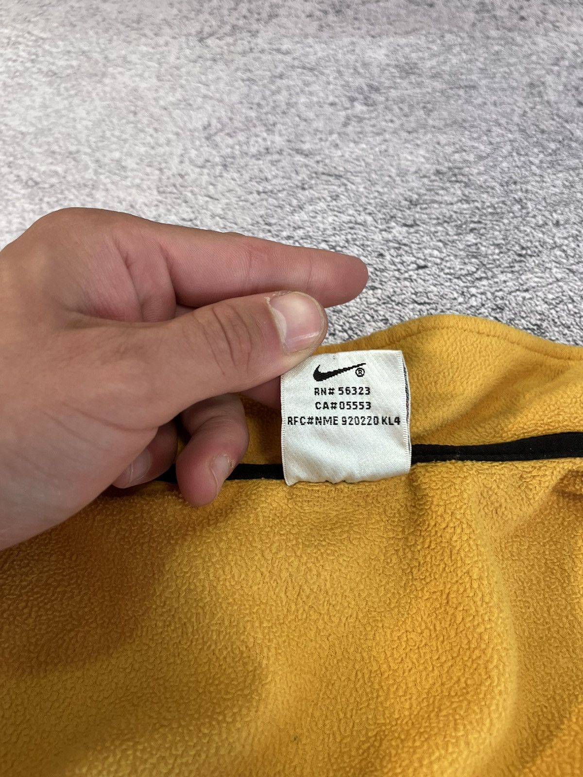 Nike × Vintage Nike Women Vest Fleece Vintage Yellow Swoosh Logo Size M Size M / US 6-8 / IT 42-44 - 7 Thumbnail