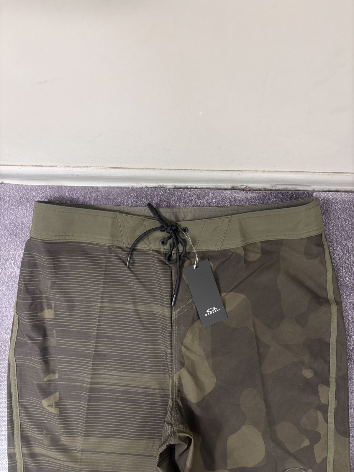 Oakley Oakley Utah Camo Mash 19" NWT Men’s Board Shorts Size US 36 / EU 52 - 8 Thumbnail