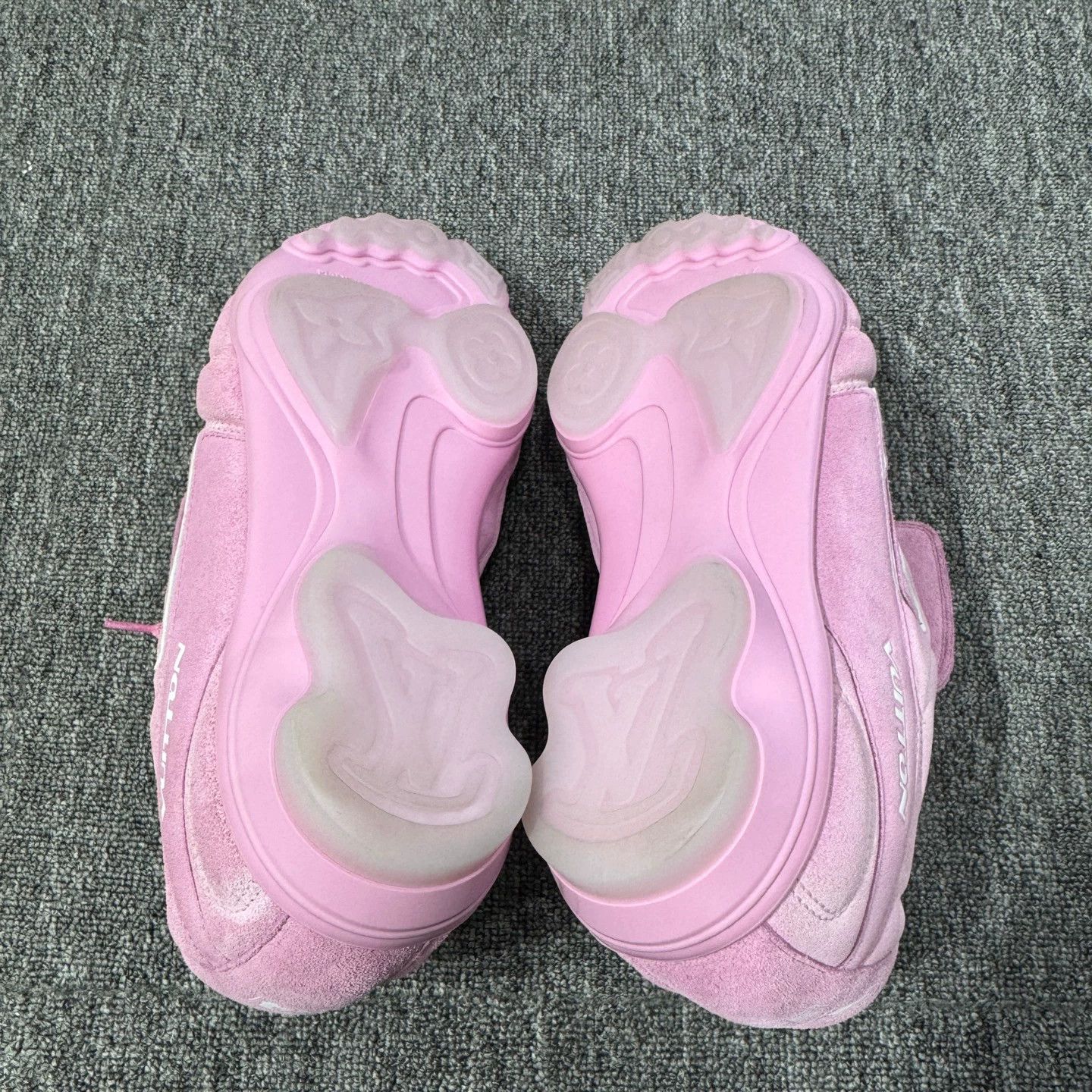 Louis Vuitton LV pink soccer cleats Size US 7.5 / IT 37.5 - 4 Thumbnail