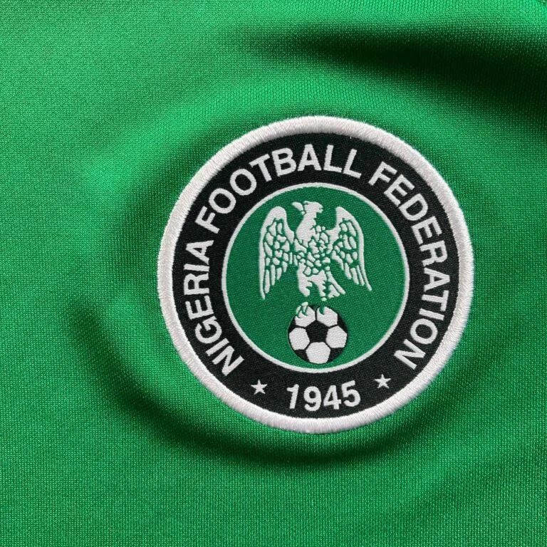 Nike NEW Nigeria 2022-23 Nike training football jersey size L Size US L / EU 52-54 / 3 - 3 Thumbnail