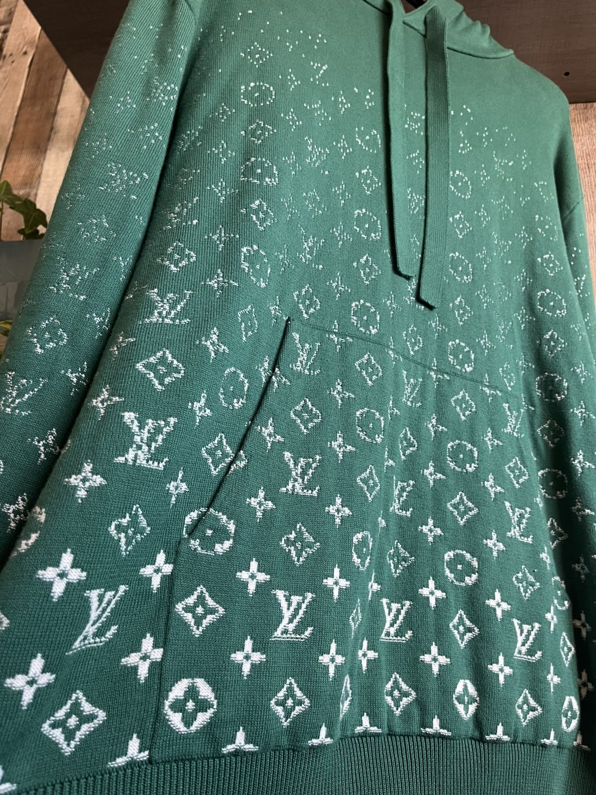 Louis Vuitton Louis Vuitton FW22 Monogram Gradient Knit Hoodie Green Size US M / EU 48-50 / 2 - 4 Thumbnail