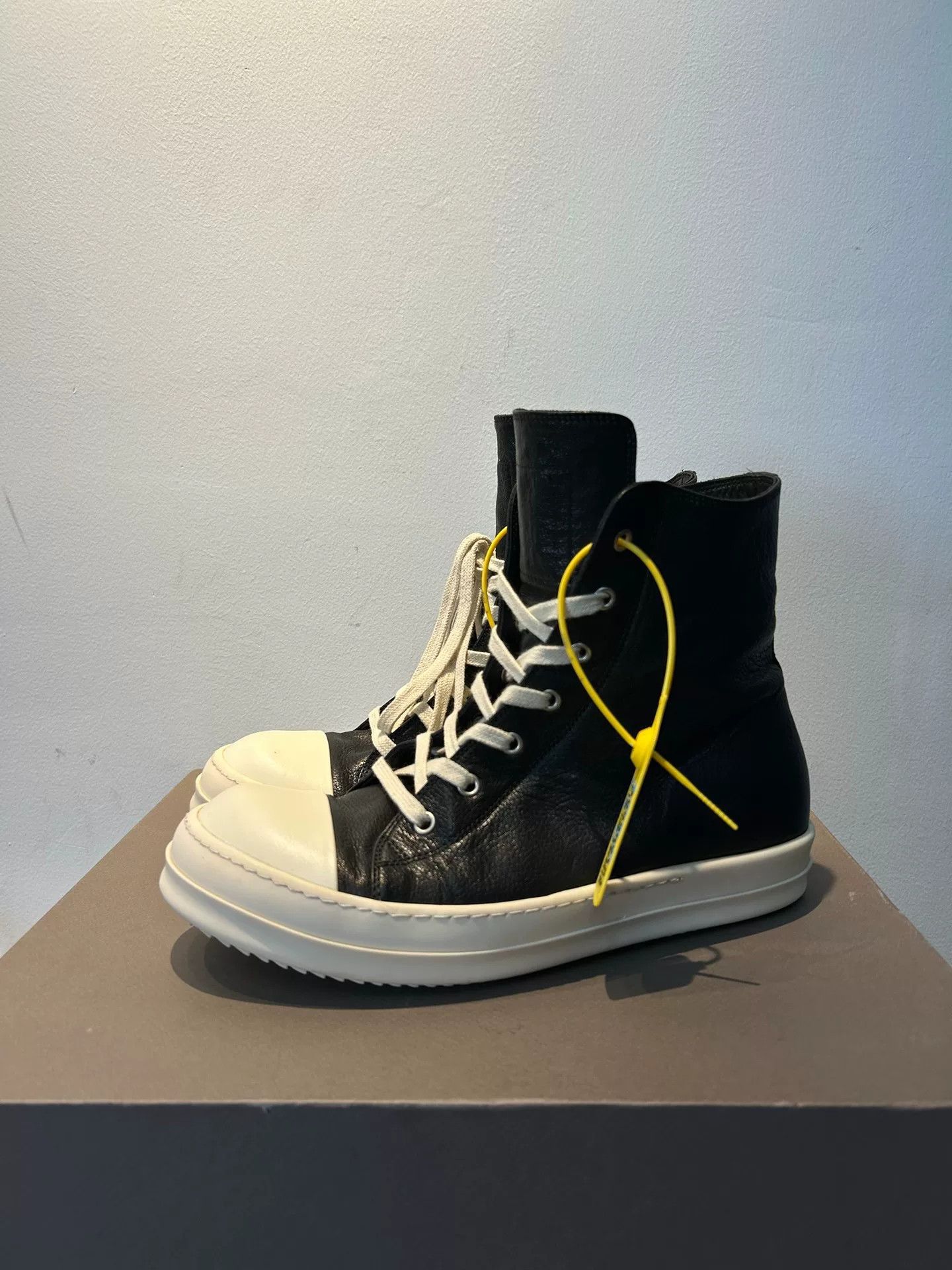 Rick Owens rick owens high-top leather sneakers size 42 Size US 9 / EU 42 - 1 Thumbnail