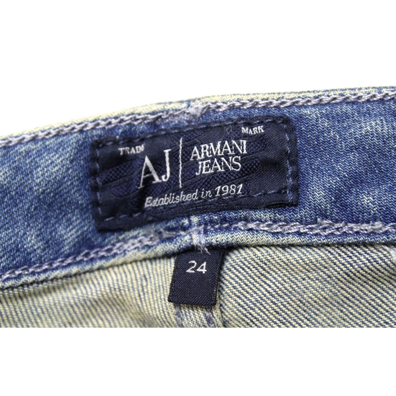 Vintage Armani Jeans Women's Skinny Fit Jeans W24 Zip Fly Patterned Logo Size 42" / US 20 - 5 Thumbnail
