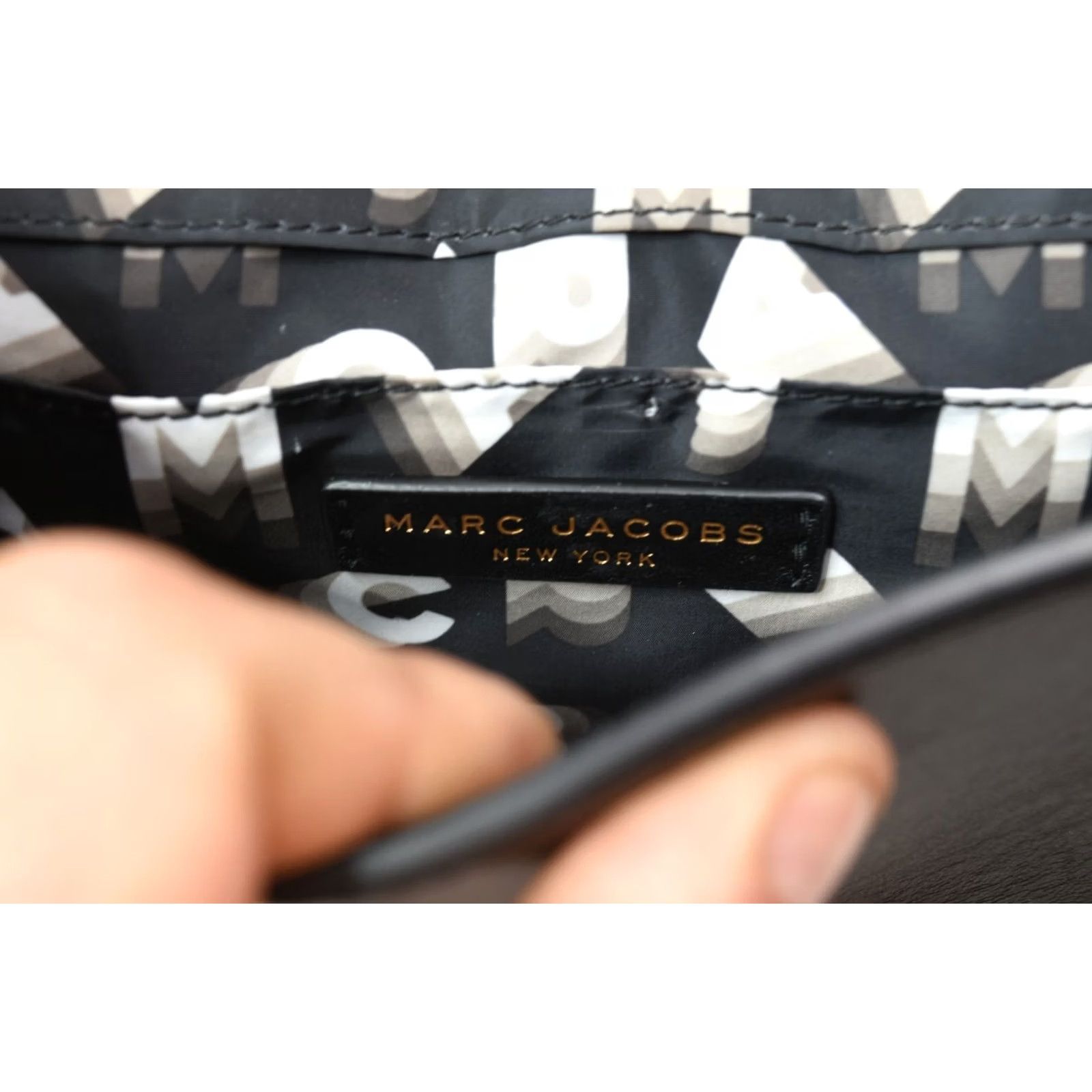 Marc Jacobs Marc Jacobs Shoulder Bag Mini Black Leather Gold Chain Essentials Womens Size ONE SIZE - 5 Thumbnail