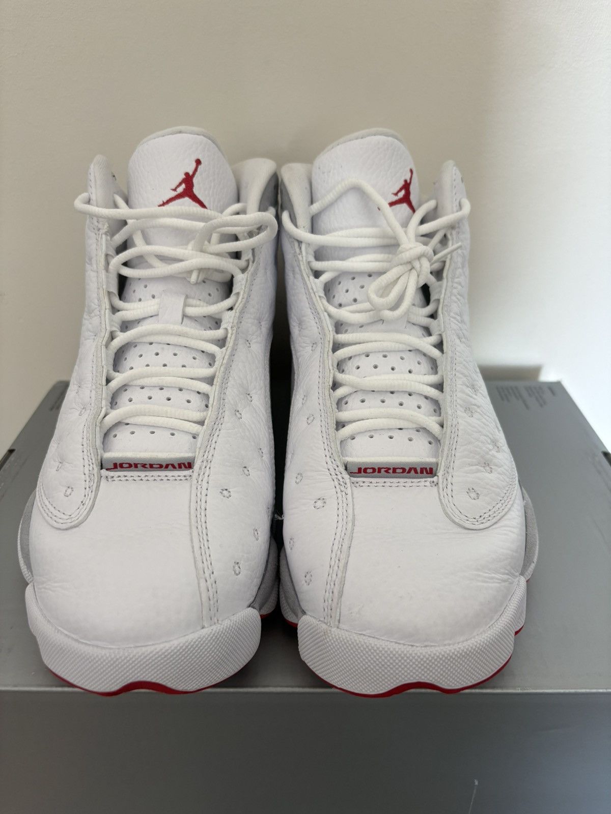 Jordan Brand Nike Air Jordan 13 Retro Wolf Grey White Red Mens 8.5 NEW Size US 8.5 / EU 41-42 - 2 Thumbnail