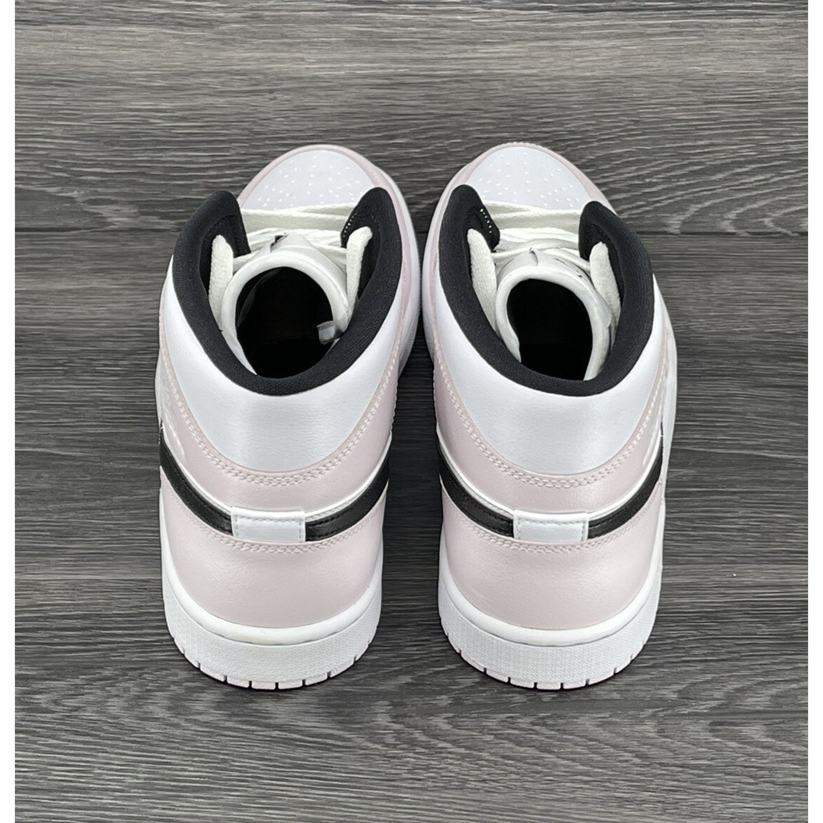 Jordan Brand WMNS Air Jordan 1 Mid, Lt Violet | 12W/10.5M [new] BQ6472500 Size US 12 / IT 42 - 4 Thumbnail