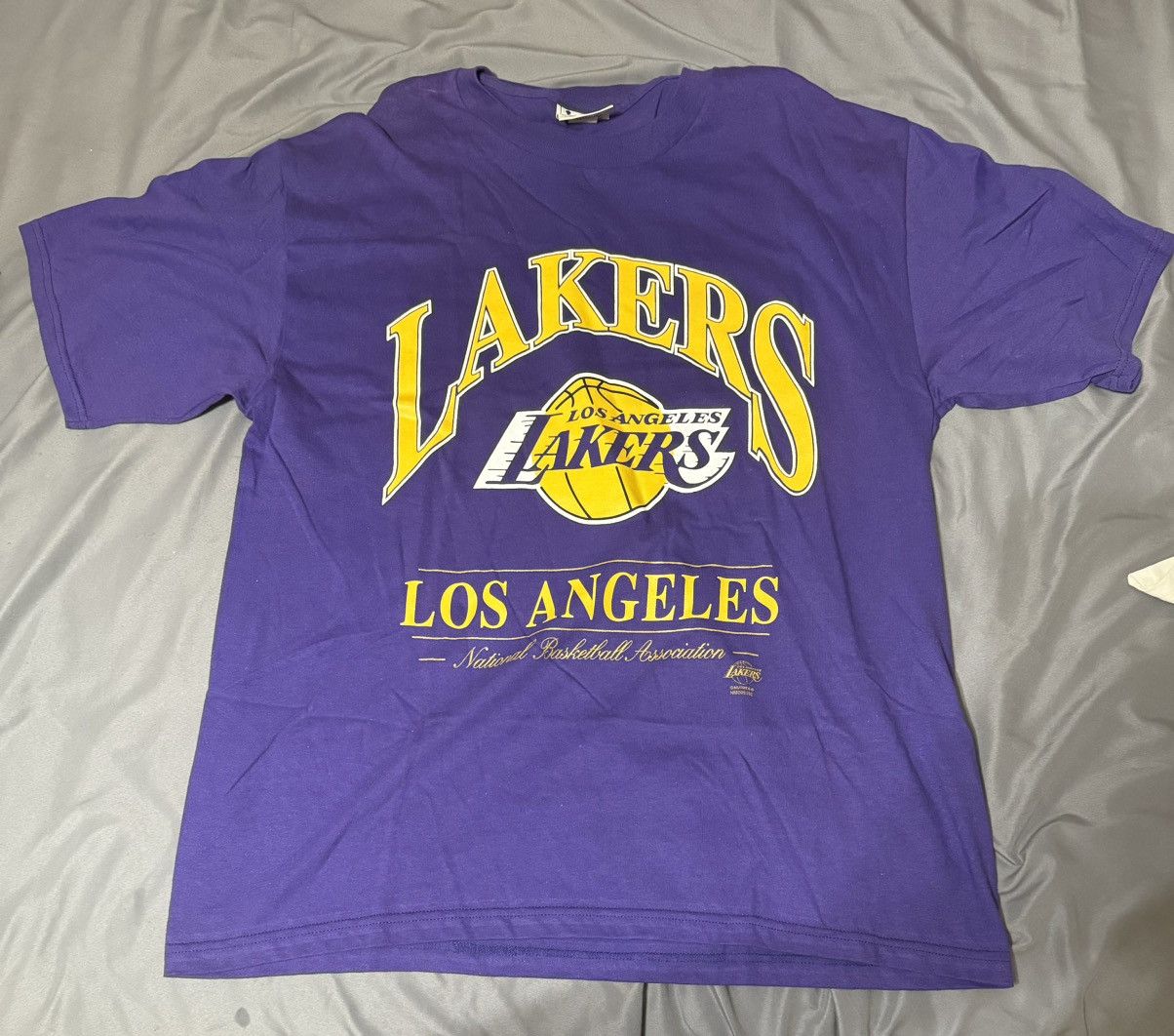 Vintage Vintage Lee Lakers T-shirt Size US XL / EU 56 / 4 - 1 Thumbnail