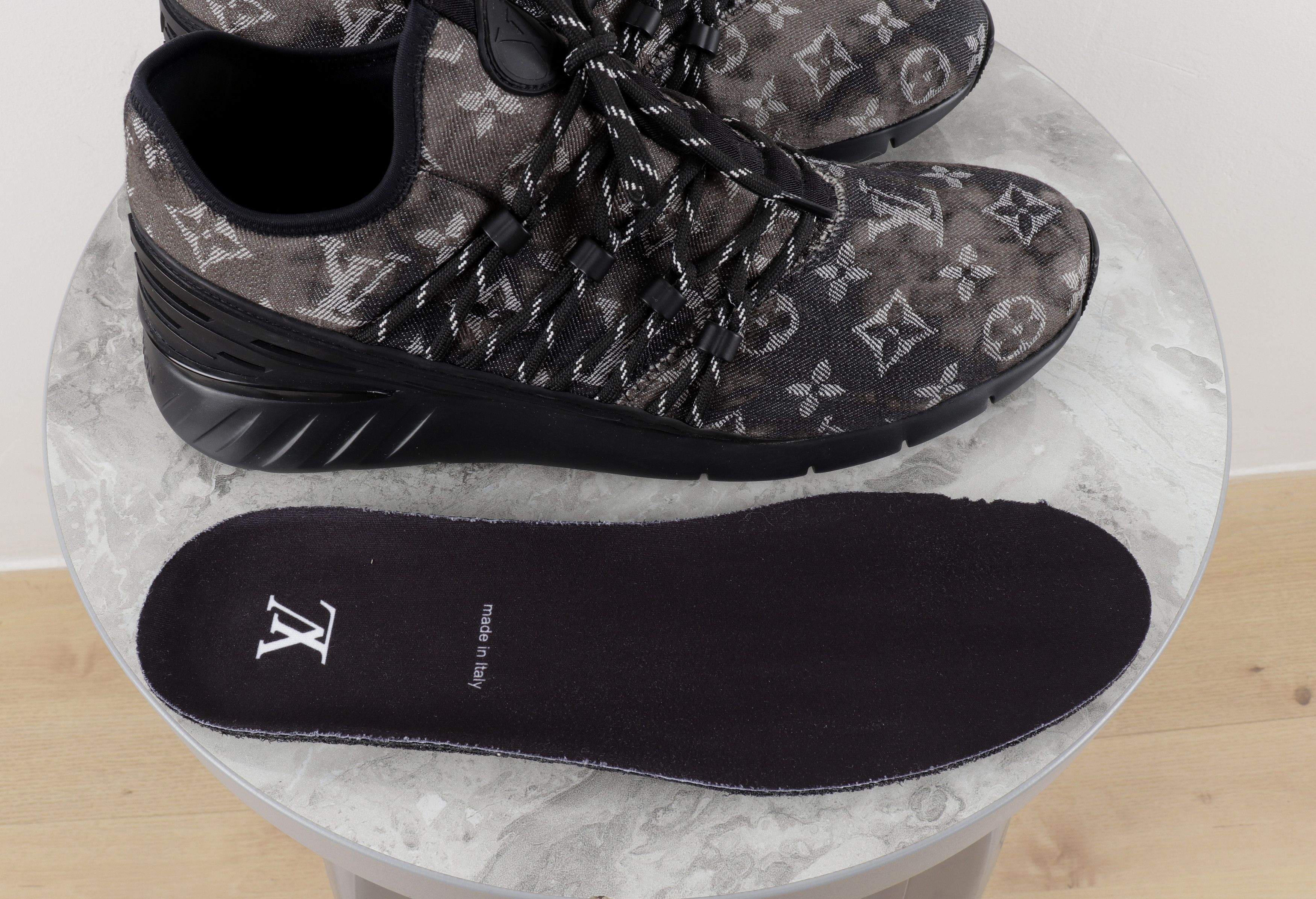 Louis Vuitton Louis Vuitton Fastlane Denim Black Monogram Sneakers Size US 9.5 / EU 42-43 - 13 Thumbnail