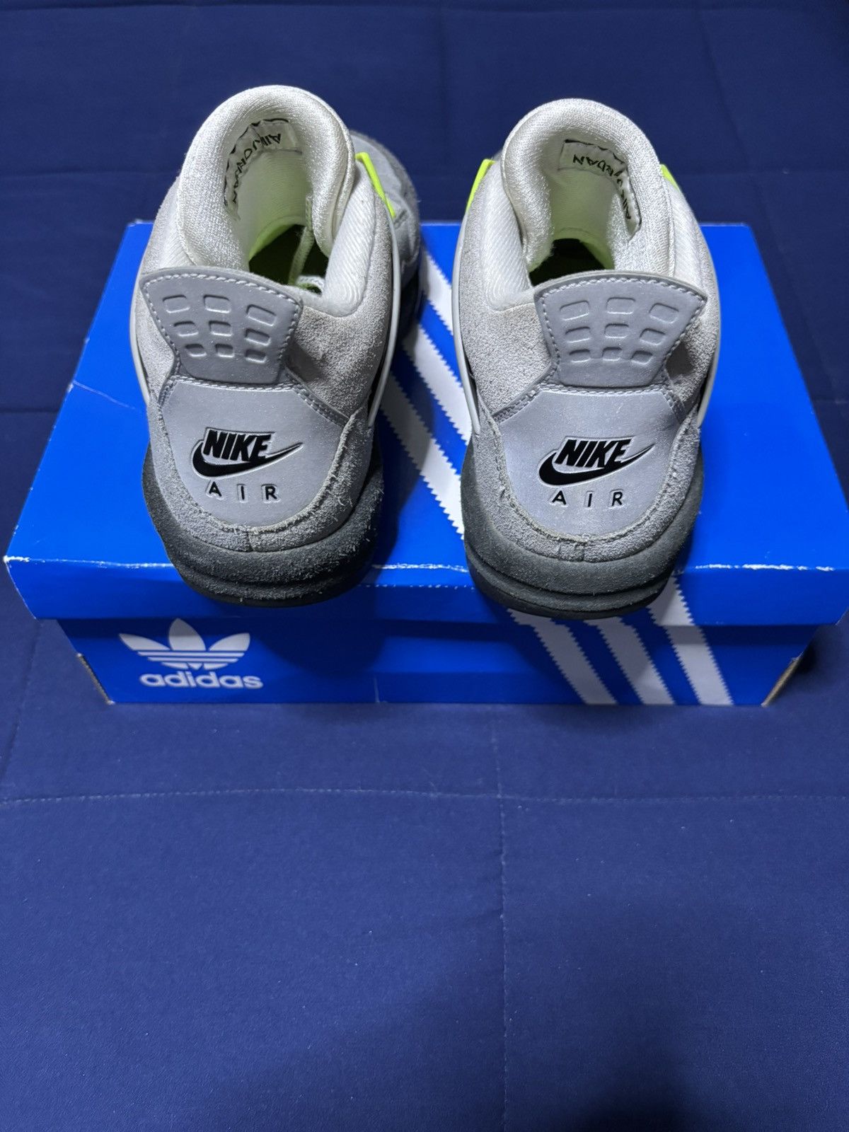 Jordan Brand Jordan 4 Retro SE GS Neon 95 2020 Size 6.5Y Size US 6.5 / EU 39-40 - 5 Thumbnail