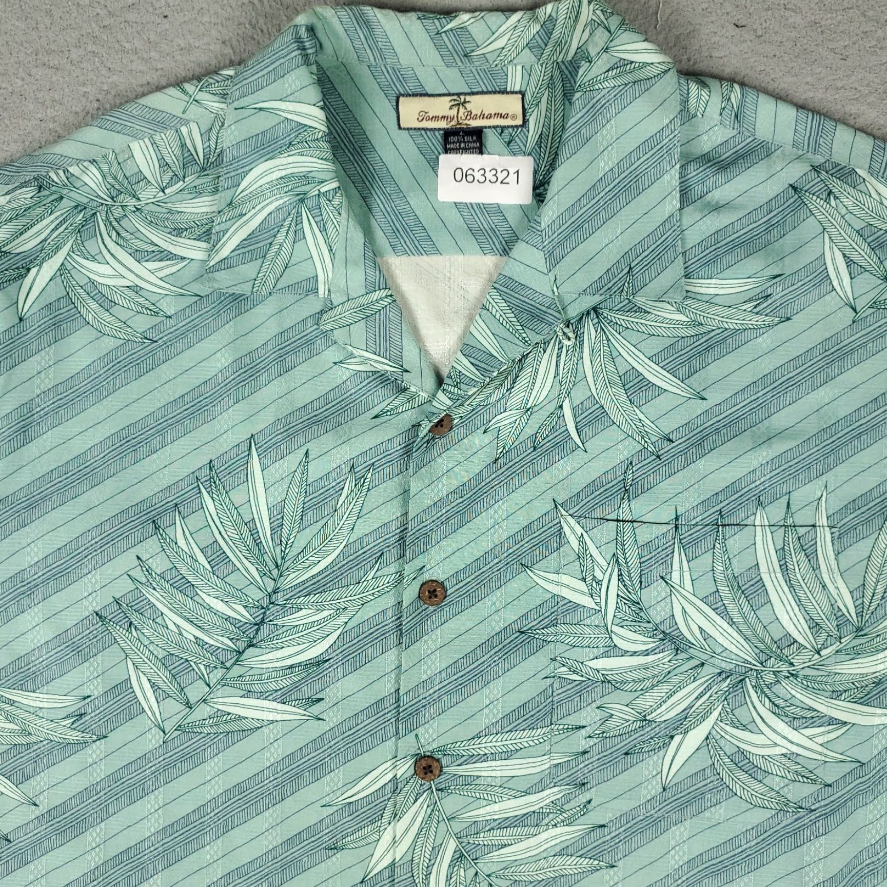 Tommy Bahama Tommy Bahama Shirt Mens Large Blue Striped Silk Camp Collar Button Up Tropical Size US L / EU 52-54 / 3 - 2 Thumbnail