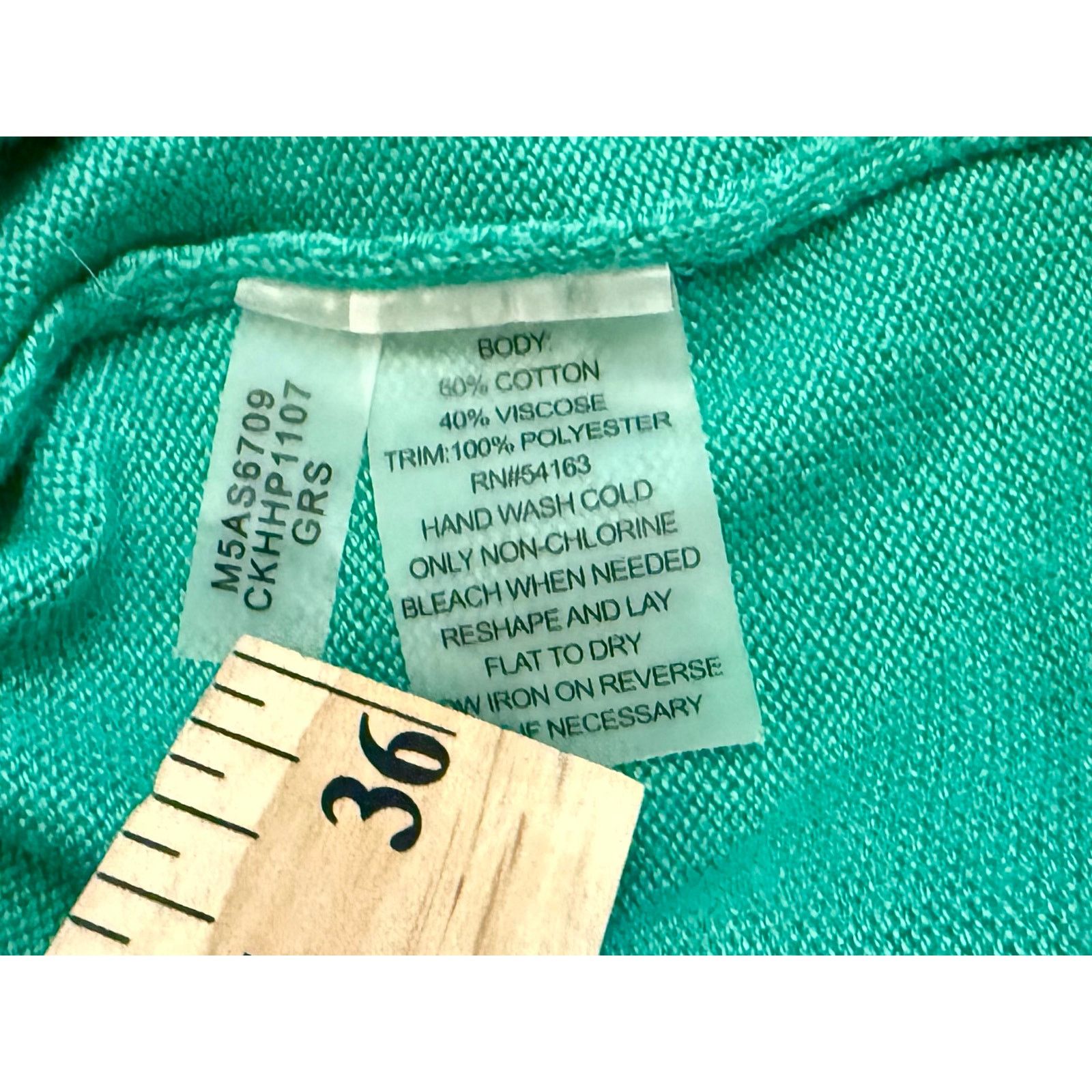 Calvin Klein EUC Calvin Klein Navy Green Colorblock Sweater Size Small Size S / US 4 / IT 40 - 6 Thumbnail