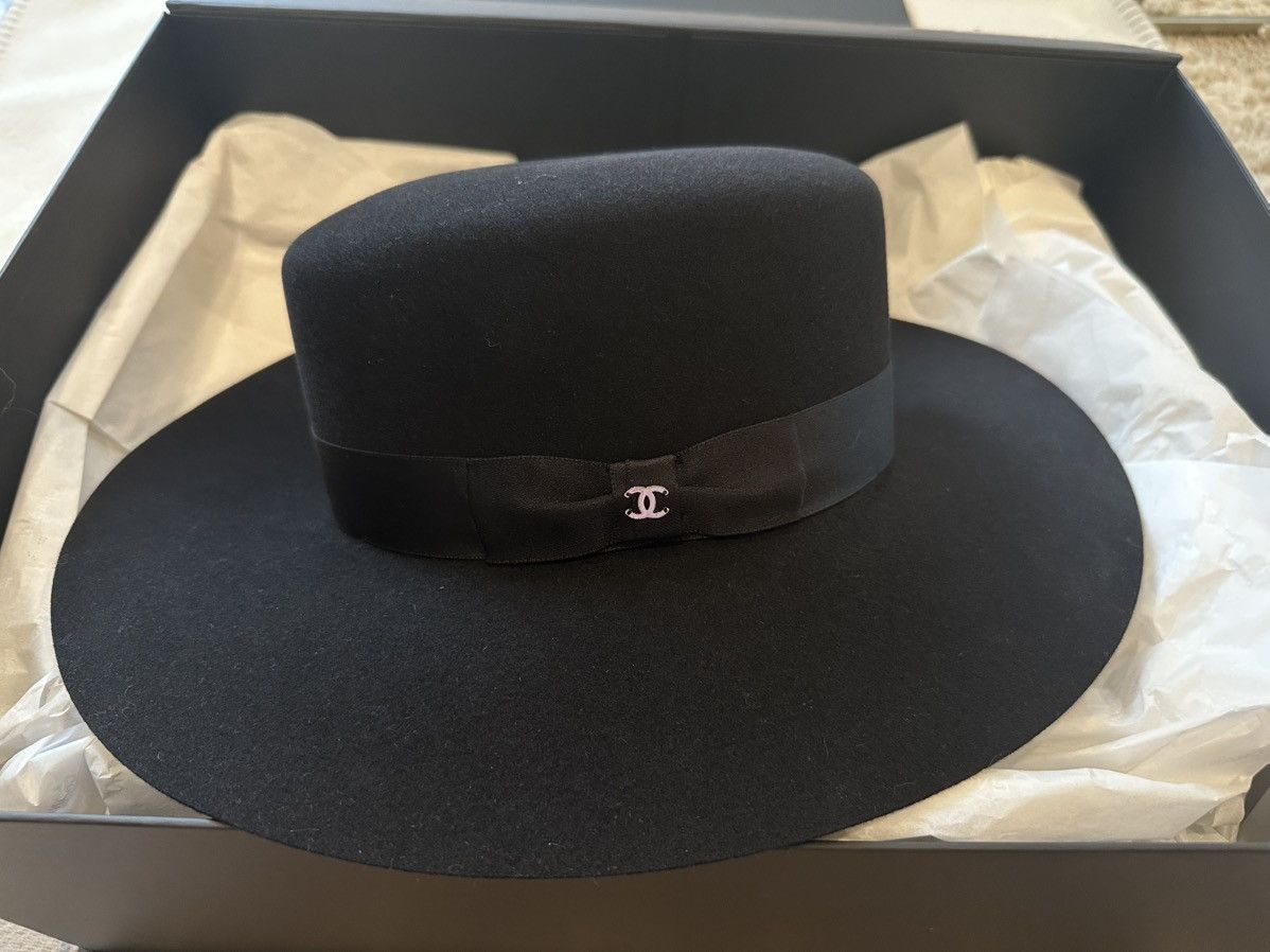 Chanel Authentic Chanel 21B Rabbit Hair Hat size M Size ONE SIZE - 2 Thumbnail