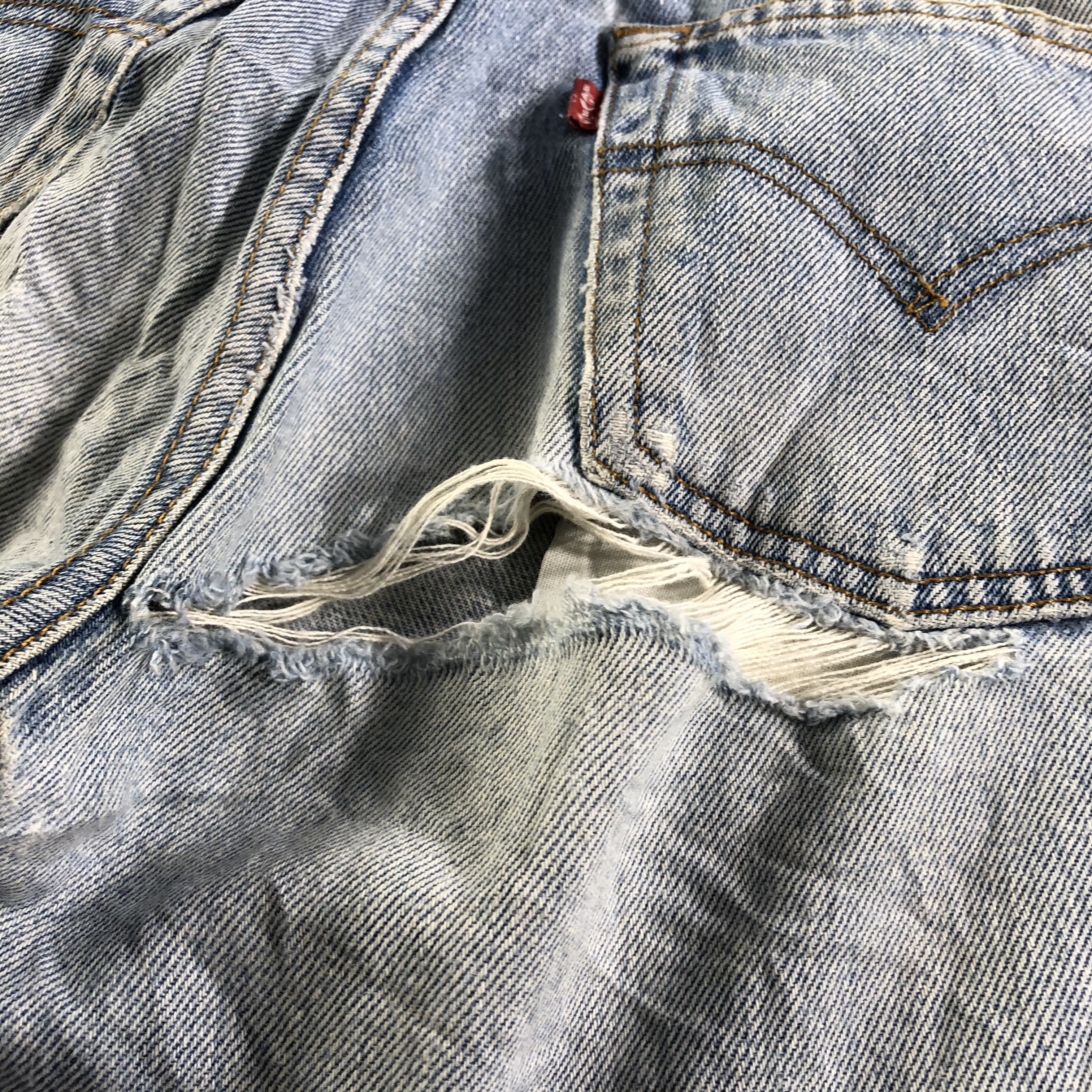 Levi's 90s Vintage Light Wash Levis 501 Jeans-J3881 Size US 27 - 7 Thumbnail