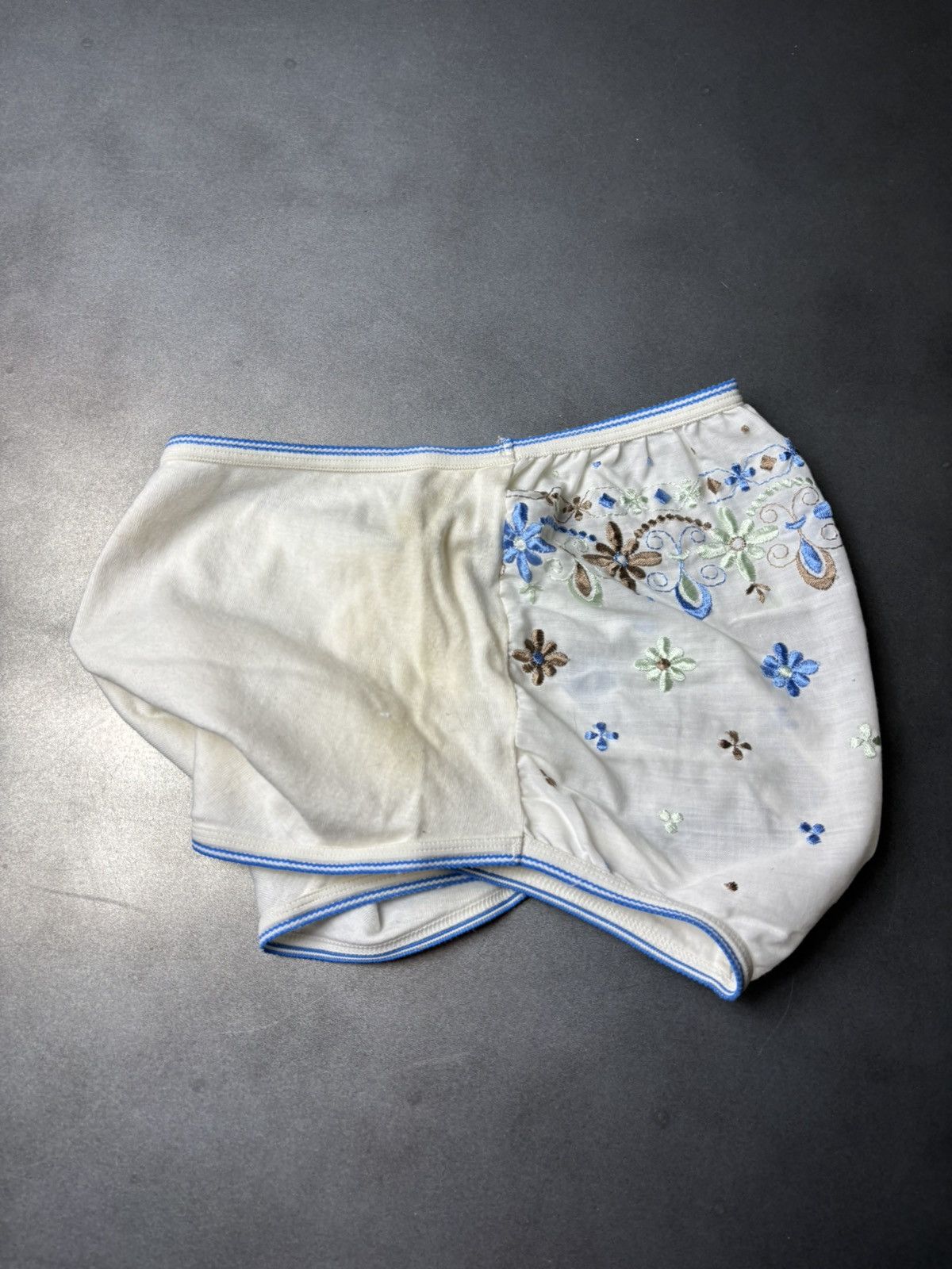 Marks & Spencer × Vintage 3 Pairs 1970s Underwear Vintage Embroidered Floral Panties Size ONE SIZE - 16 Thumbnail