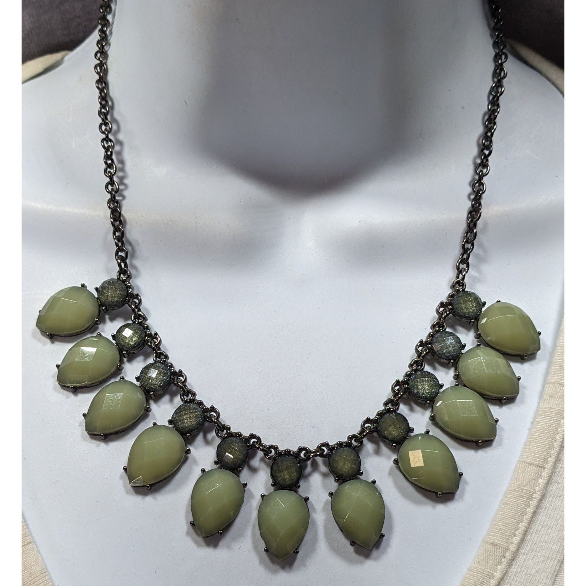 Other Green Teardrop Beaded Statement Necklace With Adjustable Cha Size ONE SIZE - 2 Thumbnail