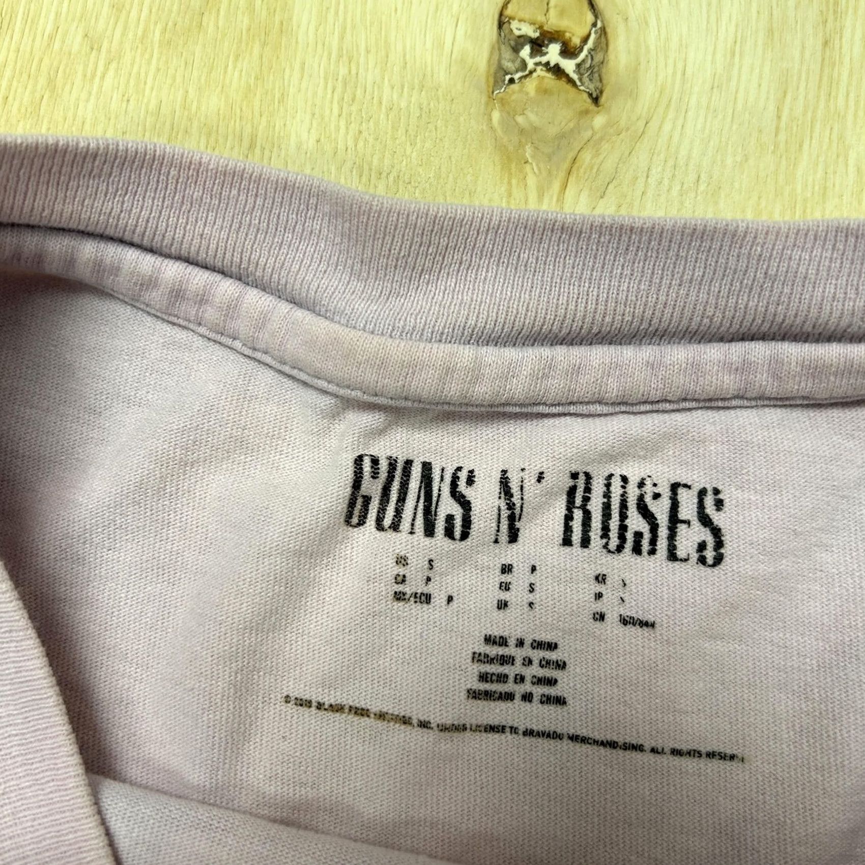Vintage Guns N' Roses Shirt Mens Small Purple Band Distressed Tee T-Shirt Rock Music Size US S / EU 44-46 / 1 - 4 Thumbnail