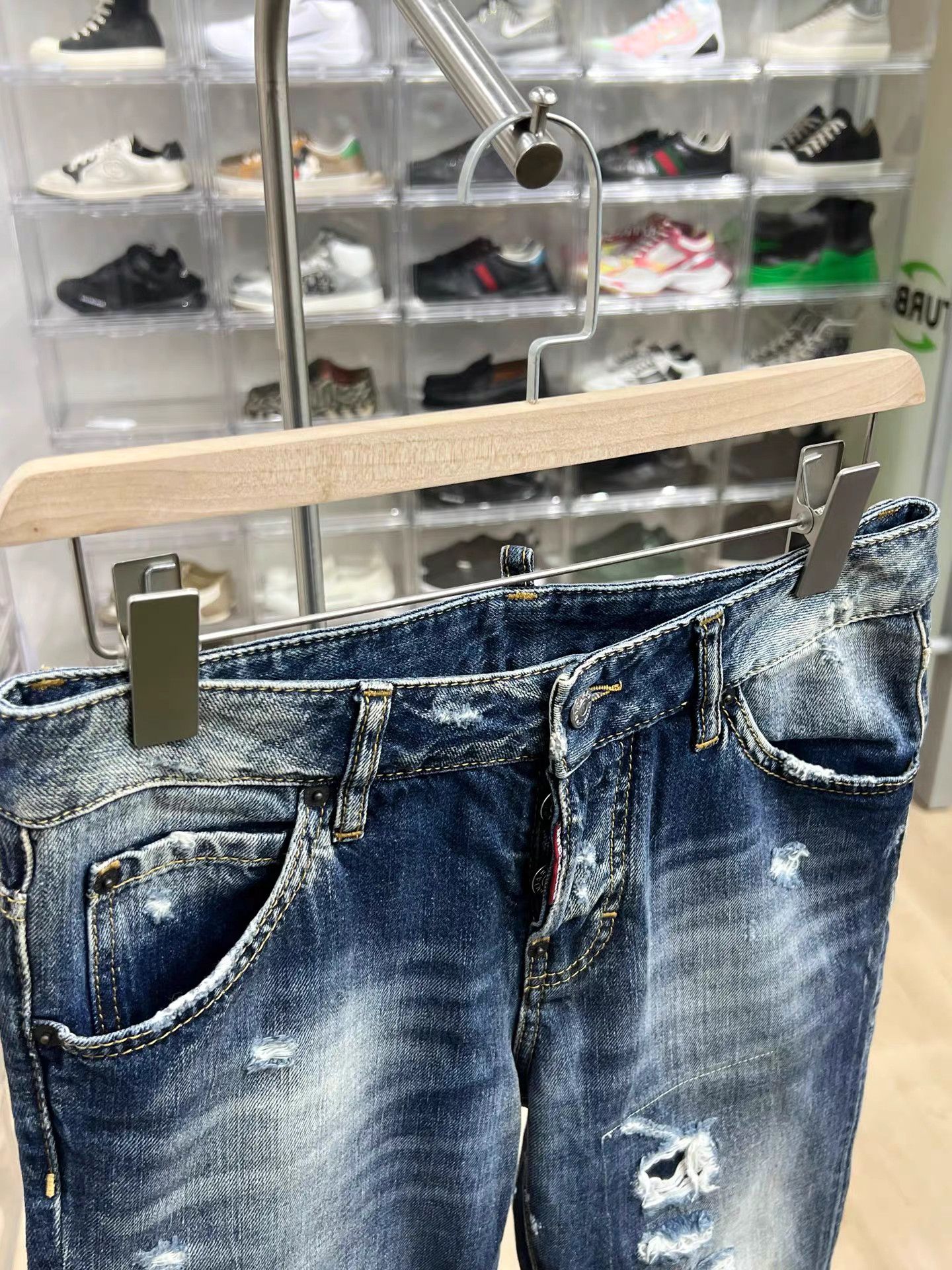 Dsquared2 Dsquared2 D2 Washed Distressed Jeans K15 Size 40" / US 18 - 2 Thumbnail