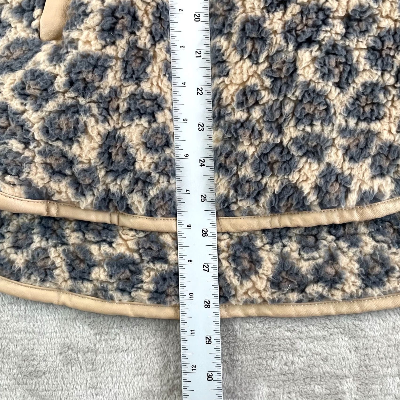 Abercrombie & Fitch Abercrombie & Fitch Soft Collection 1/4 Zip Sweater Women Small Animal Print NEW Size S / US 4 / IT 40 - 6 Thumbnail