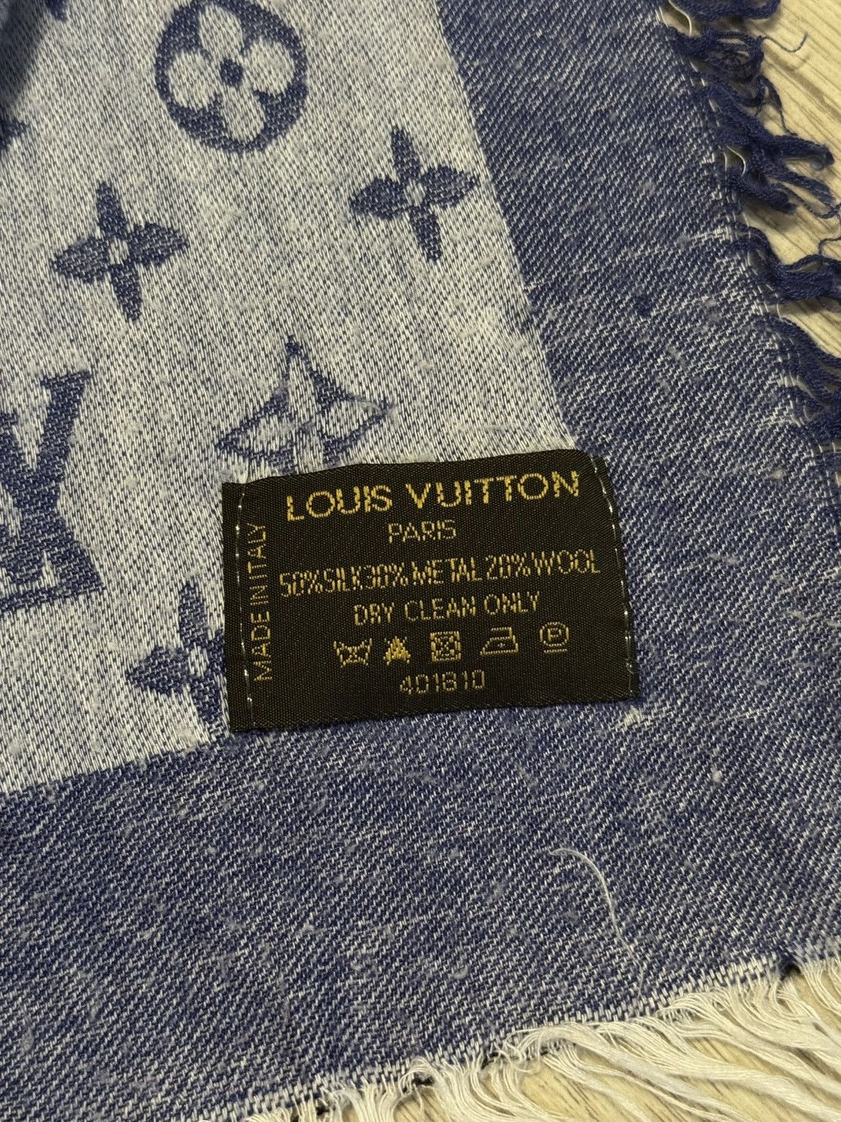Louis Vuitton 🔷Vintage Louis Vuitton Silk Big Scarf🔷 Size ONE SIZE - 6 Thumbnail