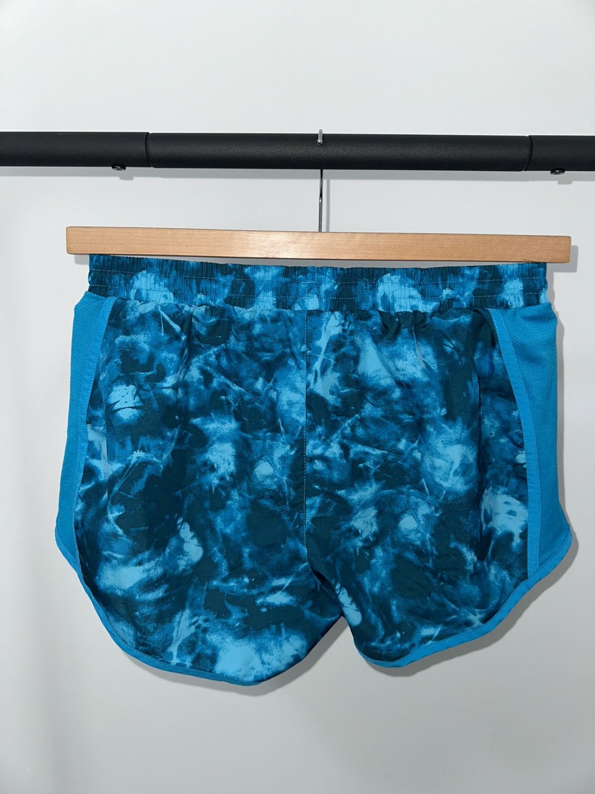 Under Armour Vintage Y2K Aqua Neo tie-dye Under Armor shorts small Size 27" / US 4 / IT 40 - 3 Thumbnail