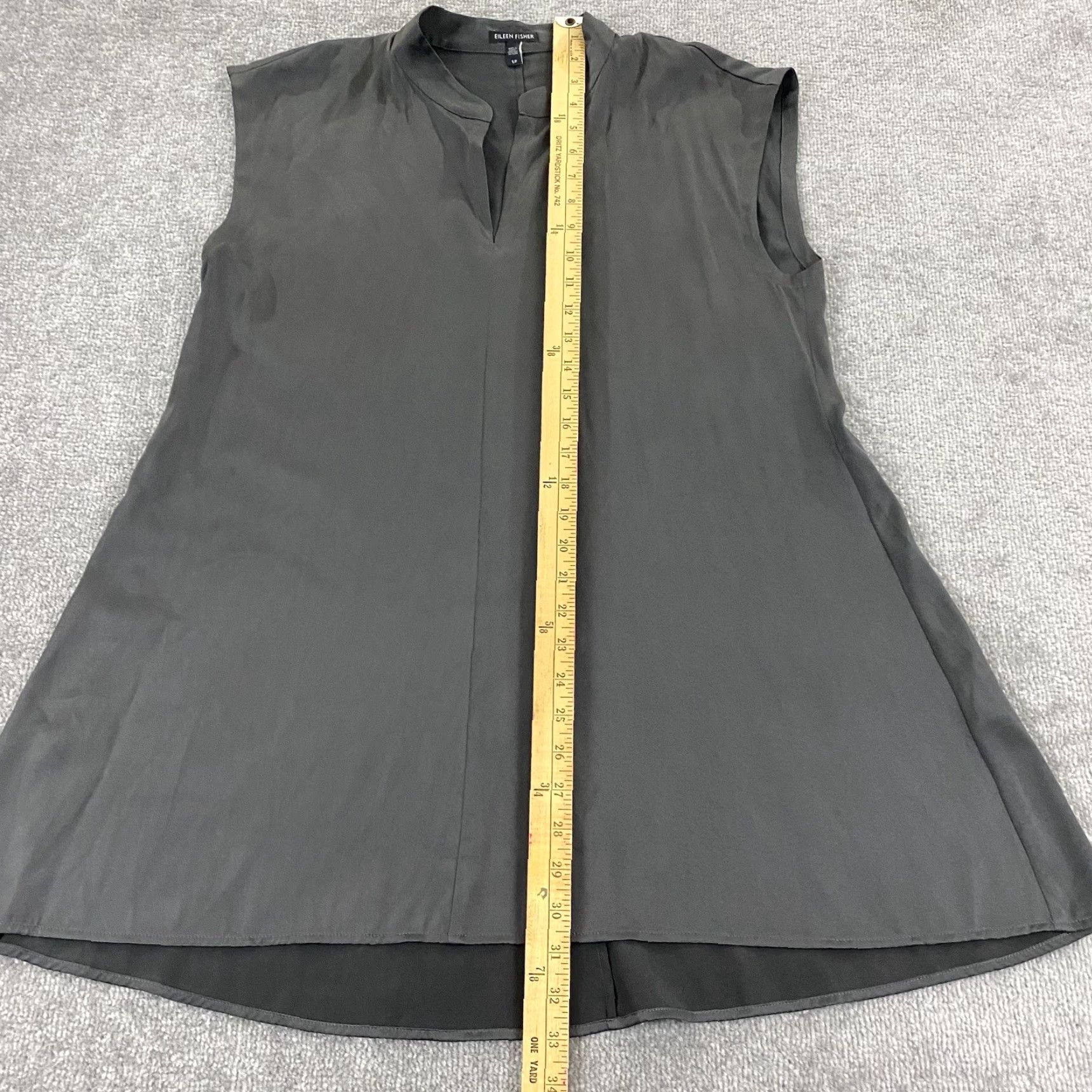 Eileen Fisher EILEEN FISHER Top Womens Small Gray Silk Sleeveless Blouse Dress Shirt Micro Dress Shirt Blouse Silk Sleeveless Size S / US 4 / IT 40 - 3 Thumbnail