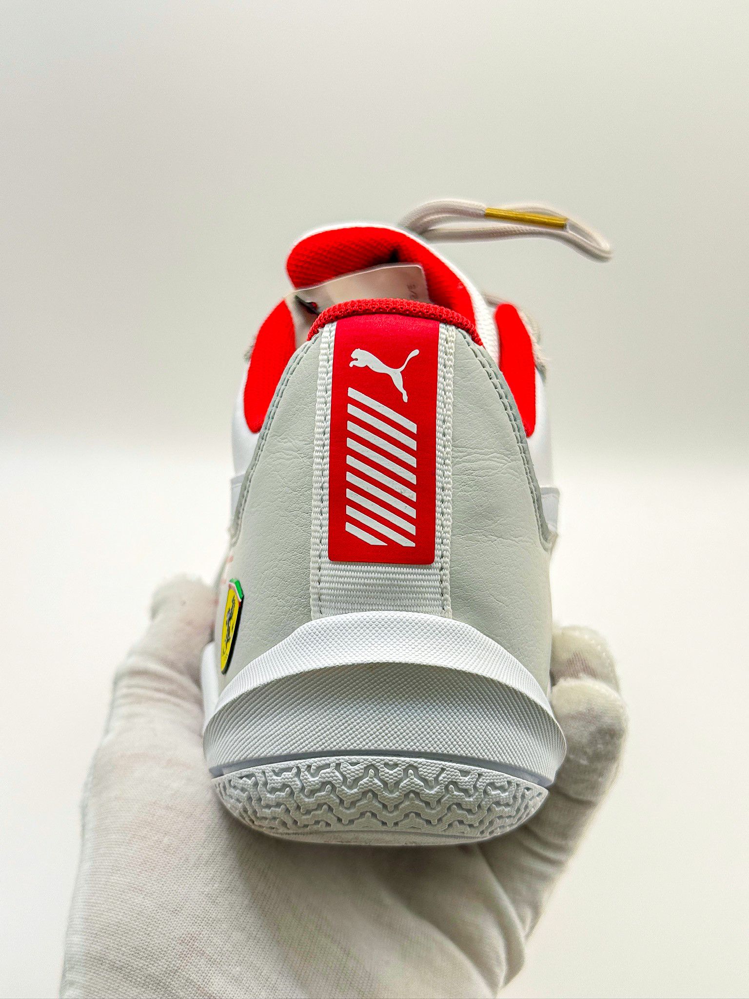 Ferrari × Puma Puma Ferrari R-Cat Machina White Red Sneakers Size US 9.5 / EU 42-43 - 11 Thumbnail