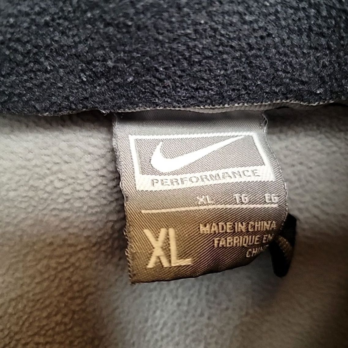 Nike VINTAGE Nike Performance Fleece Jacket Mens XL Black Full Zip Embroidered Swoosh Retro Size US XL / EU 56 / 4 - 4 Thumbnail
