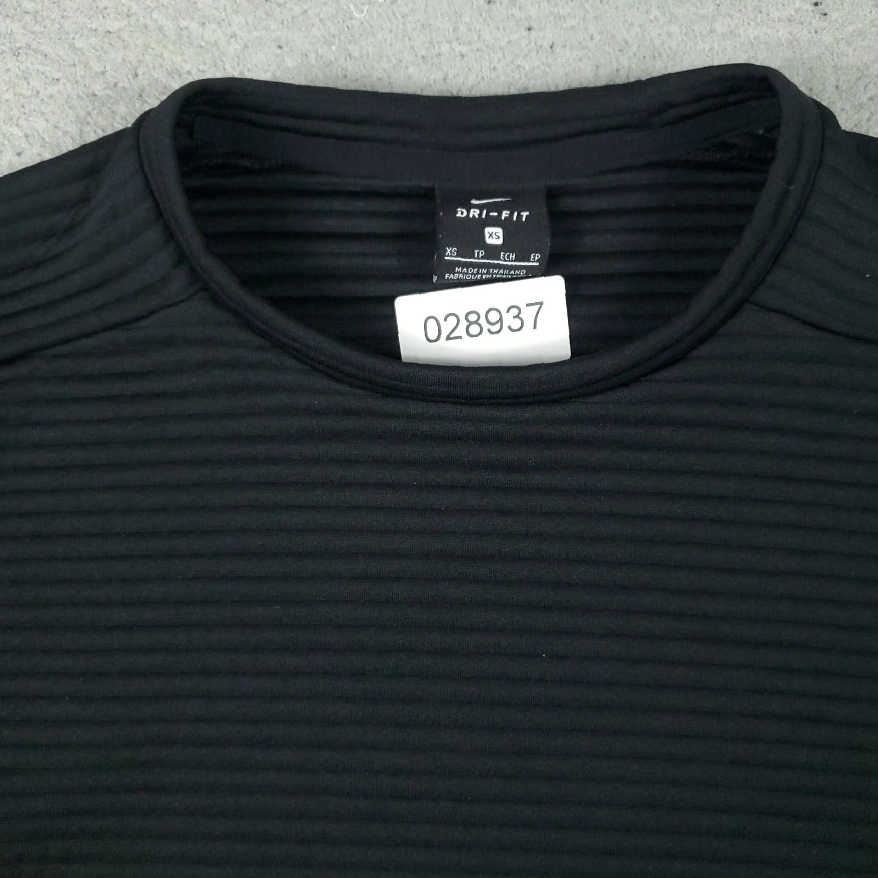 Nike Nike Sweater Womens XS Black Dri Fit Casual Pullover Sweatshirt Ladies Regular Logo Knit Crew Neck All Seasons Fall Winter Spring Size XS / US 0-2 / IT 36-38 - 2 Thumbnail