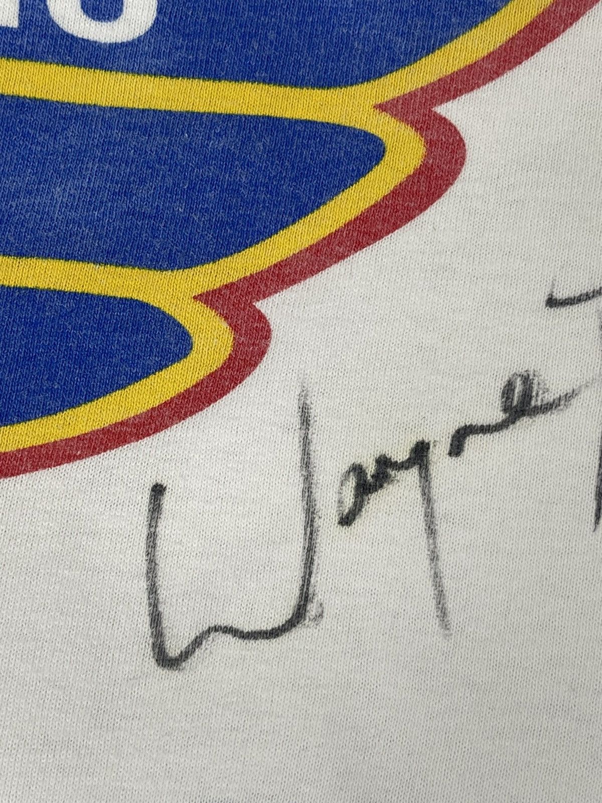 NHL 90s VINTAGE WAYNE GRETZKY AUTOGRAPHED ON STARTER NHL TEE Size US L / EU 52-54 / 3 - 10 Thumbnail