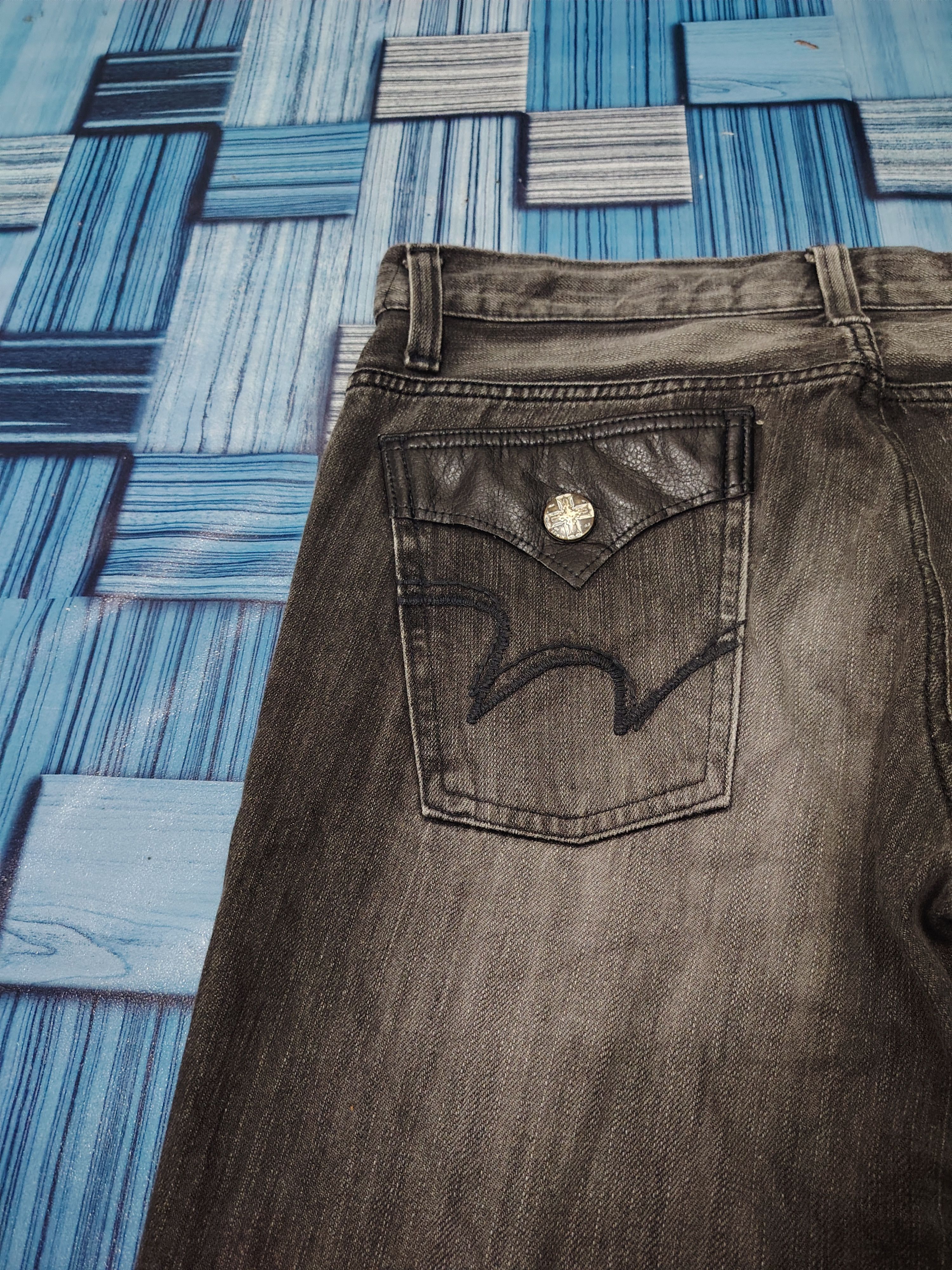 Who Decides War Japanese Edwin Flare Jeans Distressed Jeans Size US 32 / EU 48 - 19 Thumbnail