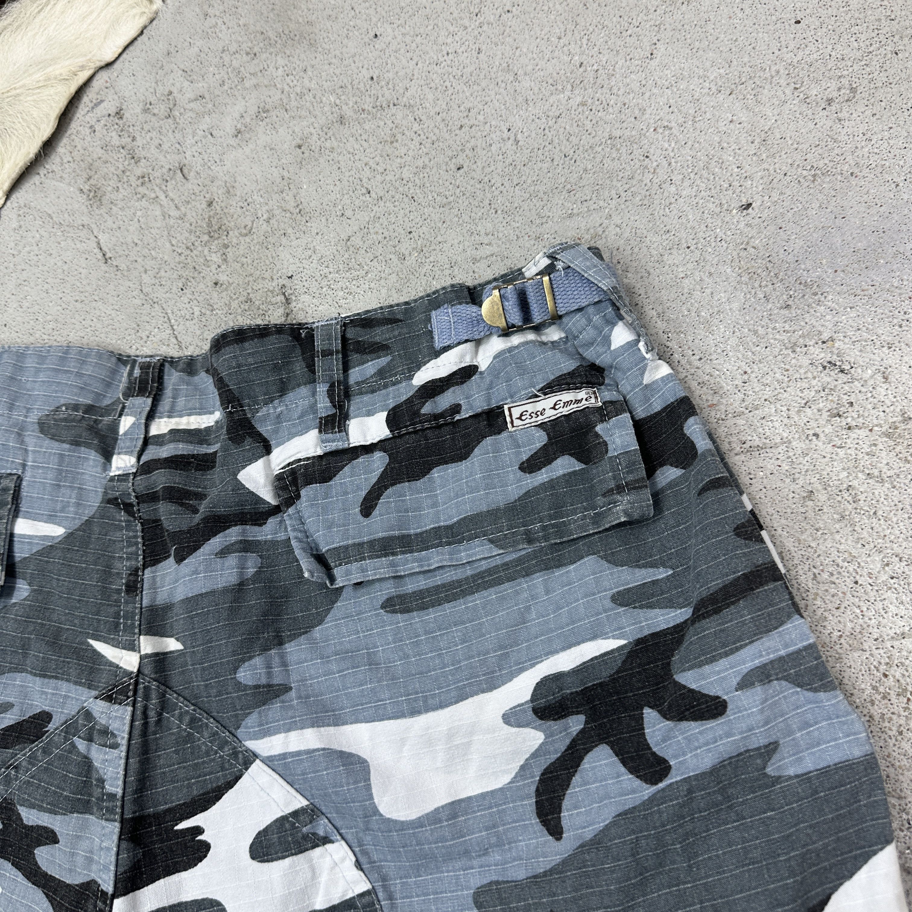 Vintage Vintage Streetwear Sporty Cargo Urban Camo Shorts Y2K Size US 33 - 5 Thumbnail