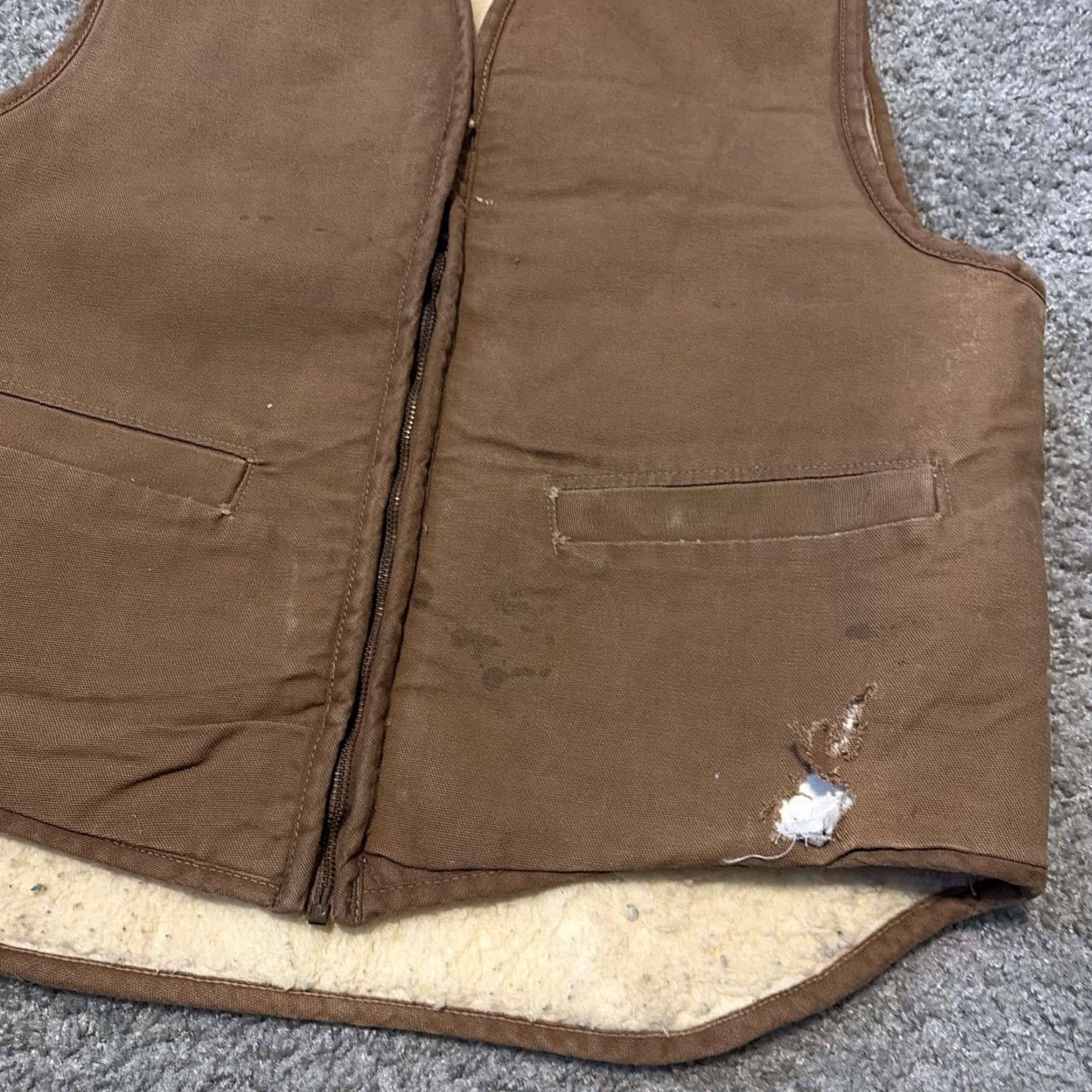 Carhartt VINTAGE Carhartt Brown Canvas Sherpa Lined Vest Large Mens 80s Brown Canvas Vest L Size US L / EU 52-54 / 3 - 5 Thumbnail