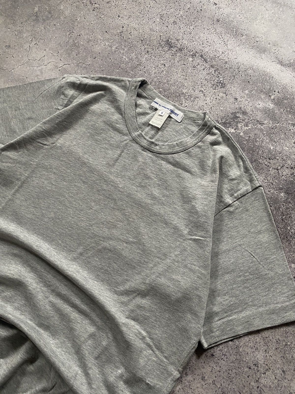 Comme des Garcons × Japanese Brand × Vintage Vintage Comme des Garcons Small Back Logo T-Shirt Size US M / EU 48-50 / 2 - 2 Thumbnail